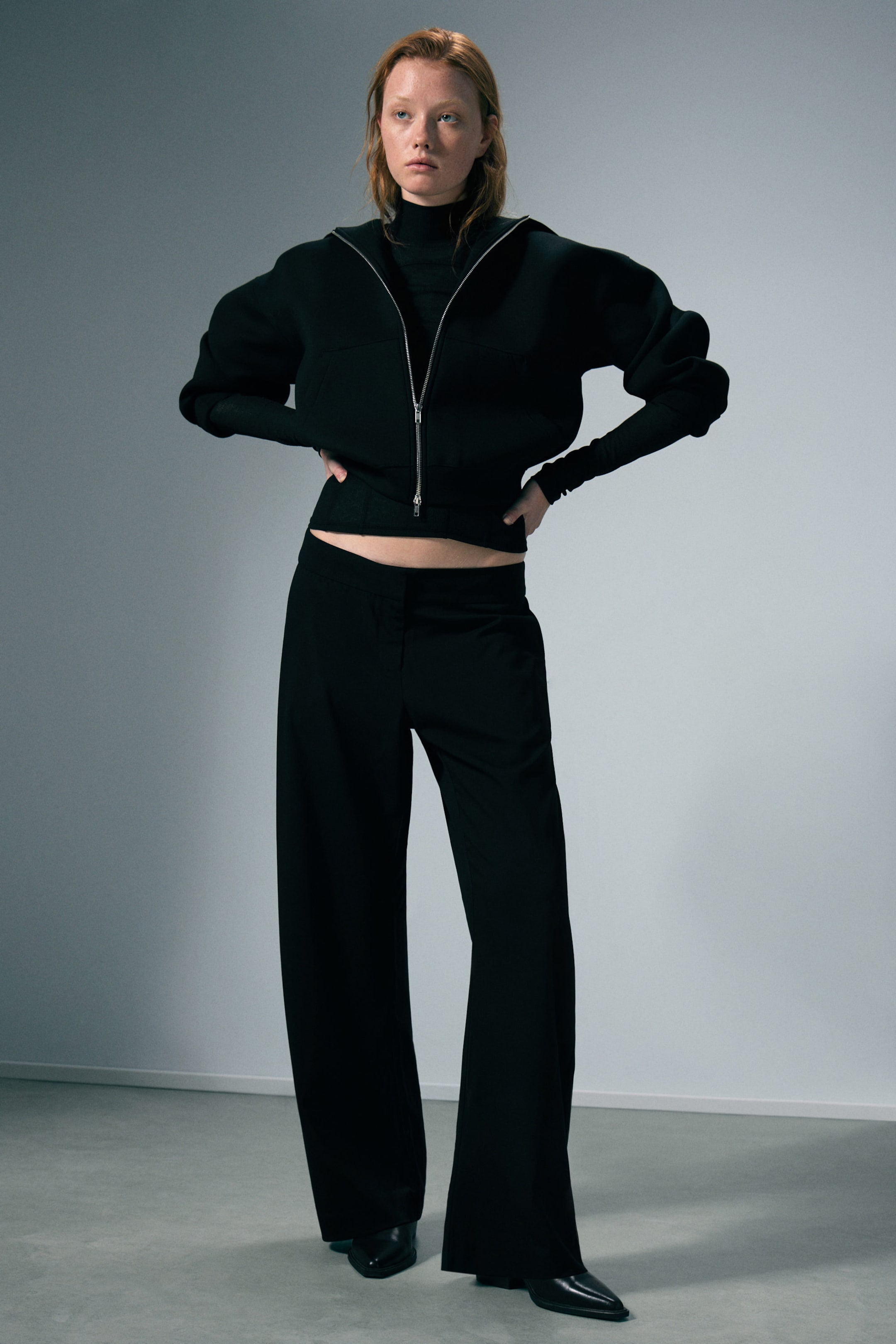 Black - Low-Rise Loose Barrel Suiting Trousers - 3