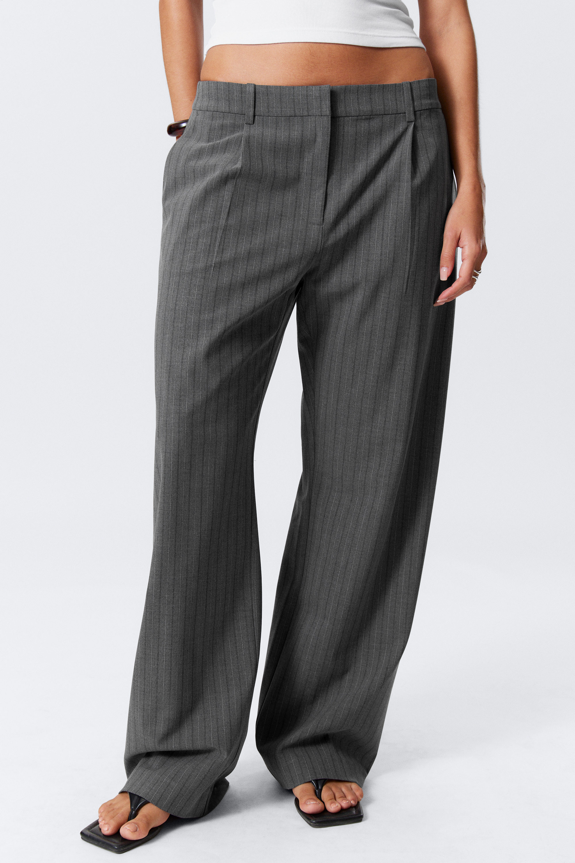 #6E6E6E - Relaxed Mid Rise Pleated Suiting Trousers - 2
