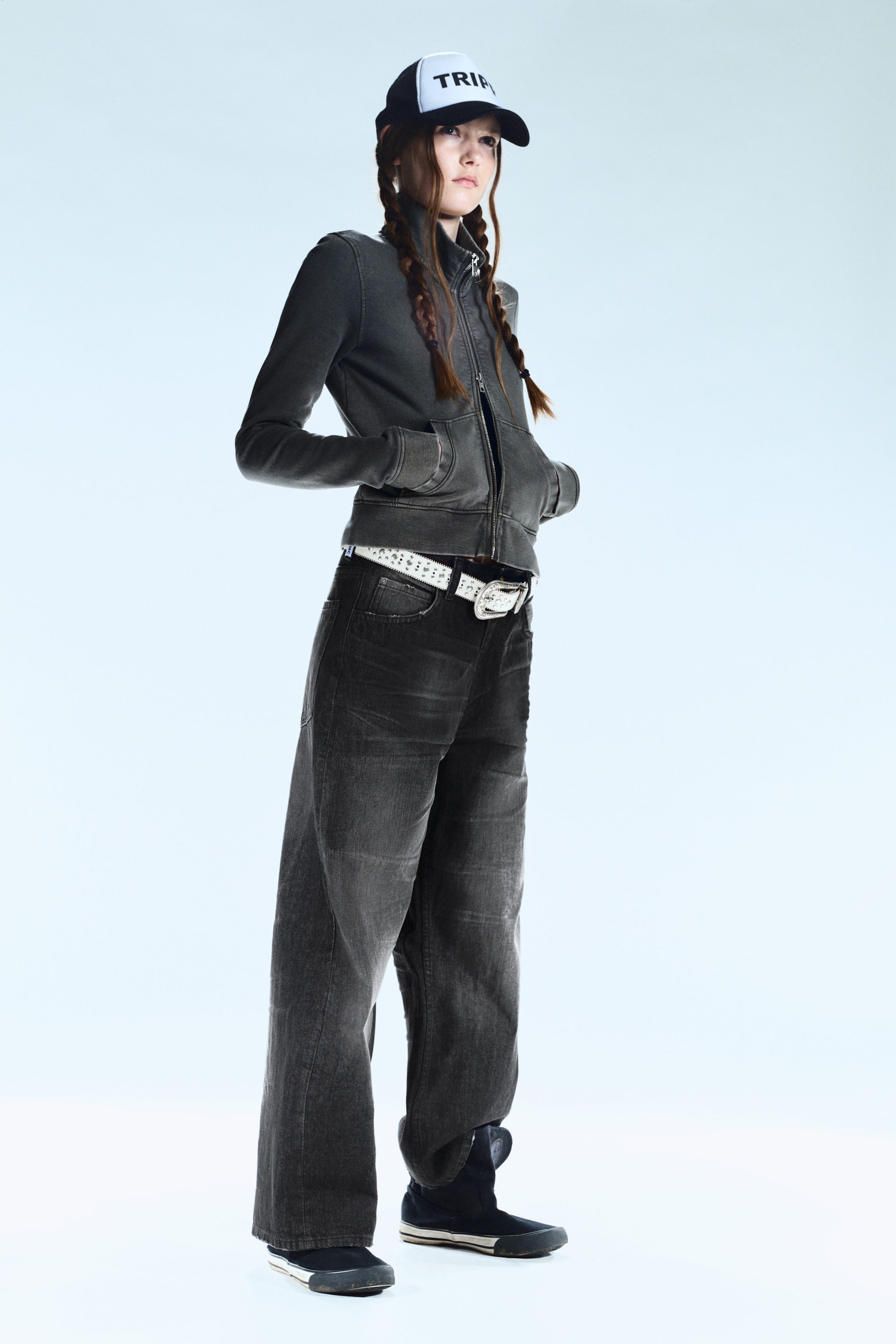 Chafe Black - Looser Regular Waist Loose Straight Jeans - 2