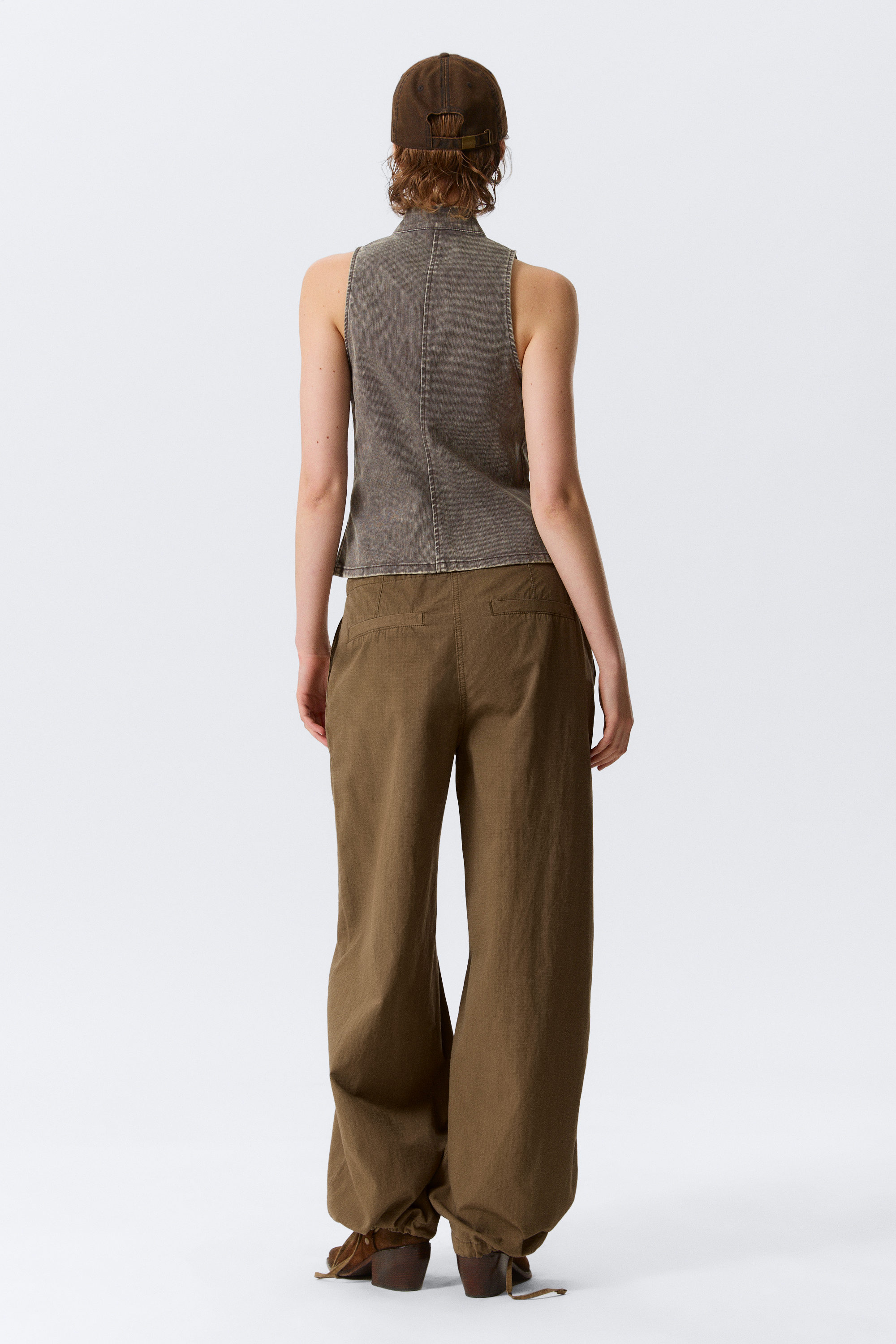 Dunkelgrau - Ärmelloses Top mit geschwungenem Reißverschluss - 3