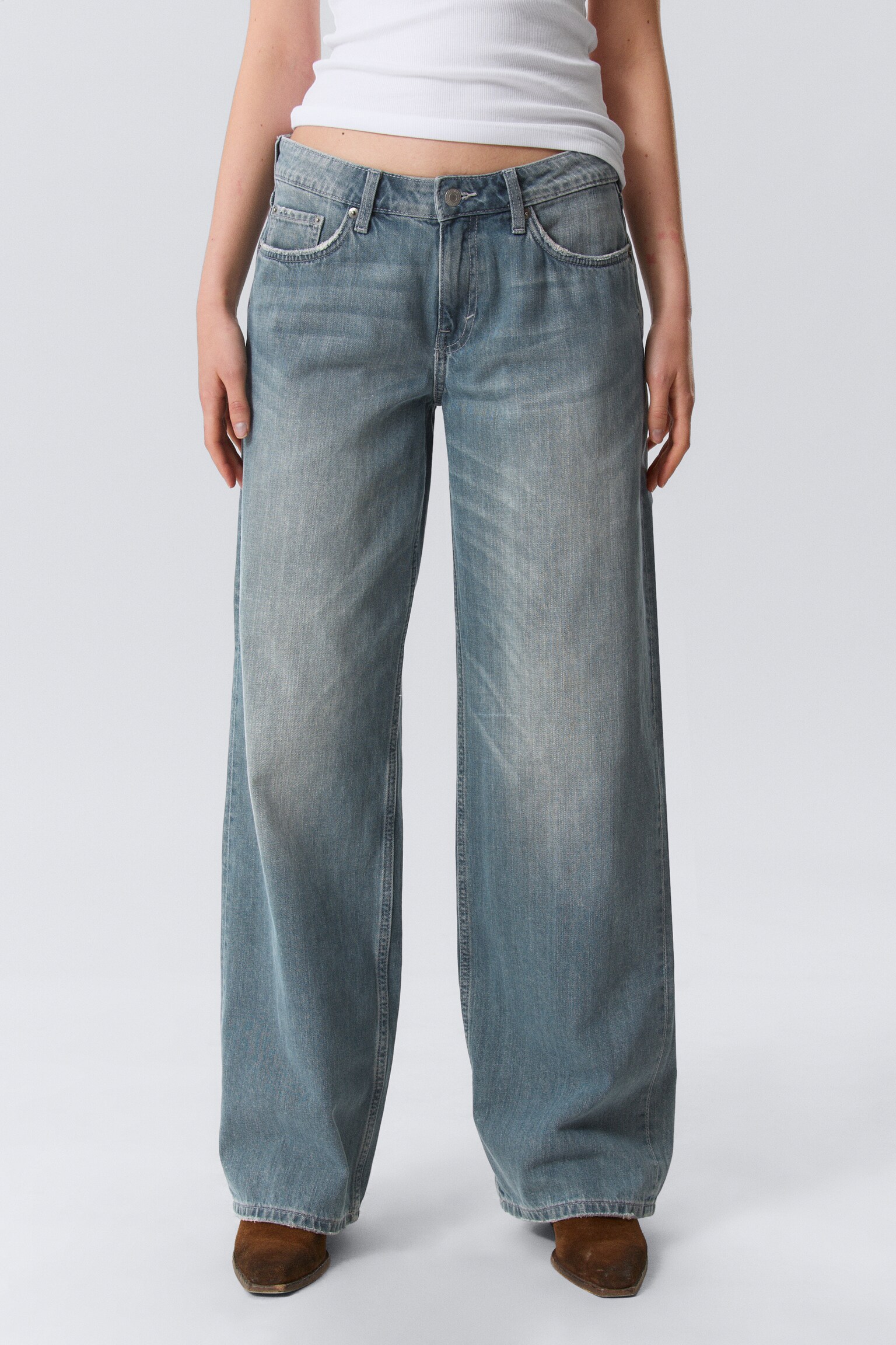 Ample Low Waist Loose Wide Leg Jeans - Gloria Blue - Mittelblau/Blue Rinse - Dunkelblau/Risso Black - Schwarz/Redondo Blue - Mittelblau/Ink Black - Schwarz/Baltic Blue - Dunkelblau/Kite Blue - Mittelblau/Blue Stream - Mittelblau/Mine Grey - Dunkelgrau/Gasoline Blue - Mittelblau/Deep Ocean Blue - Dunkelblau/Snow Blue - Hellblau/Lip Blue - Hellblau/Lake Blue - Dunkelblau/Mine Blue - Mittelblau - 6