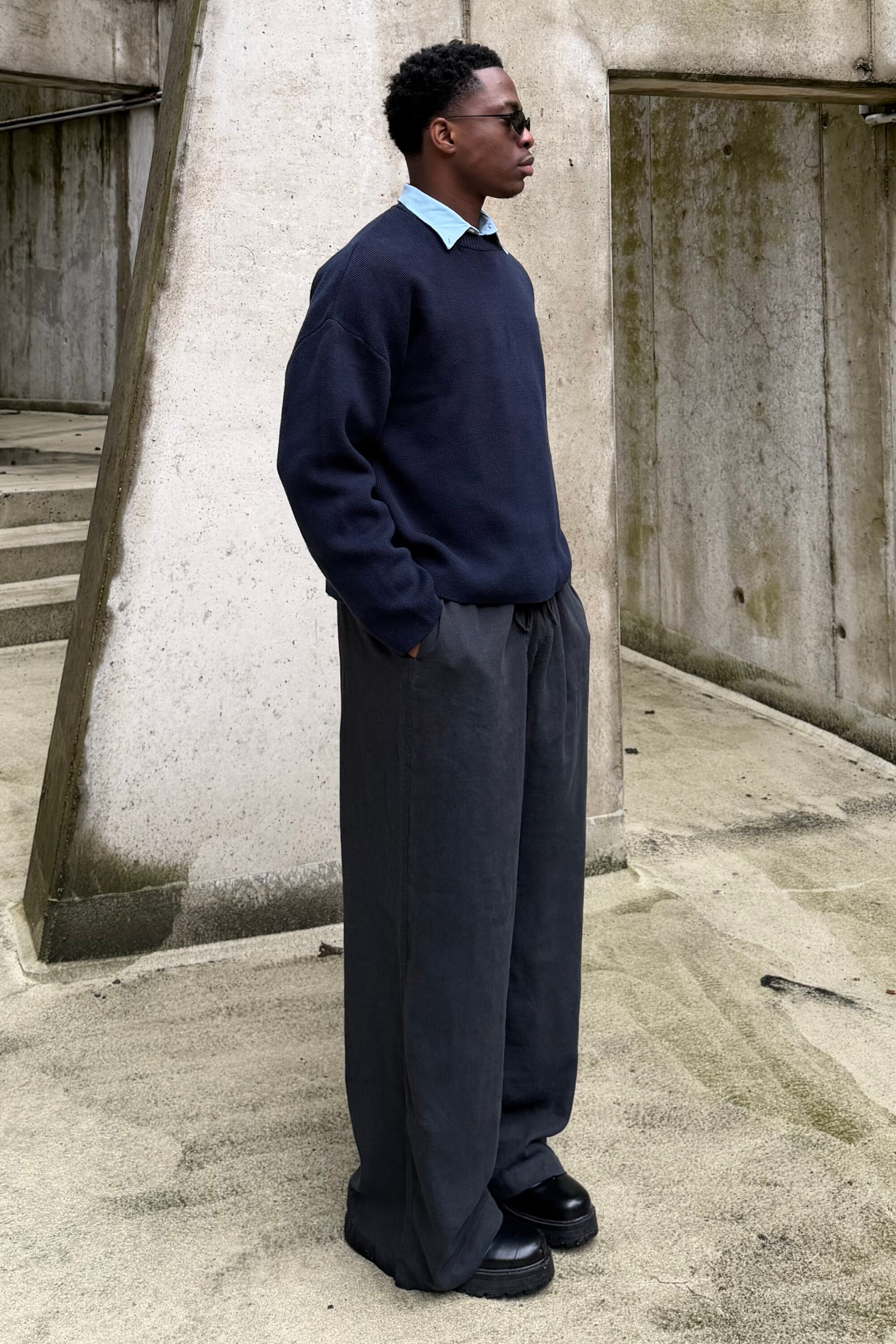 Schwarz - Locker geschnittene Leinenhose mit geradem Bein - 1