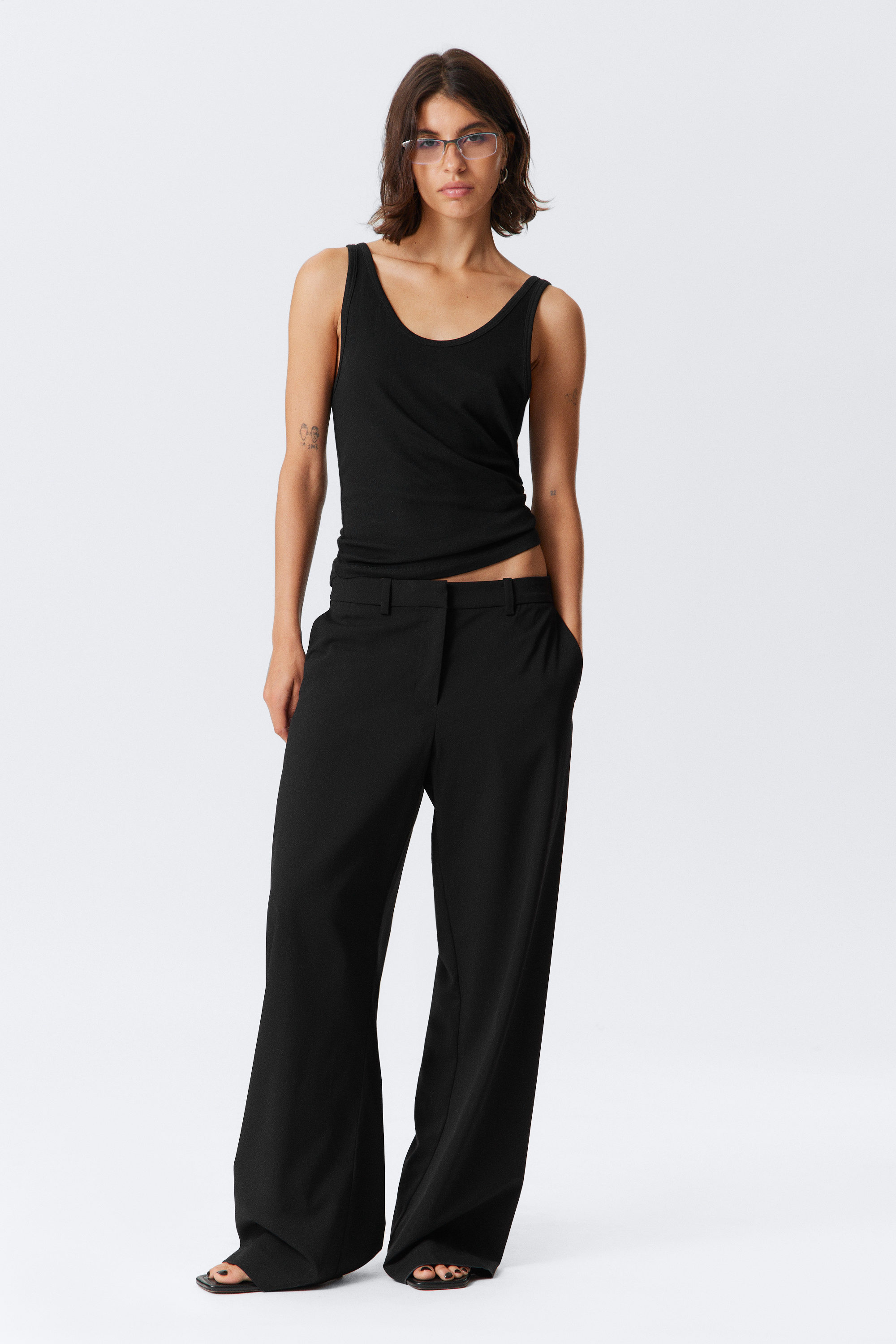 Black - Low-Waisted Loose Fit Suit Trousers - 1