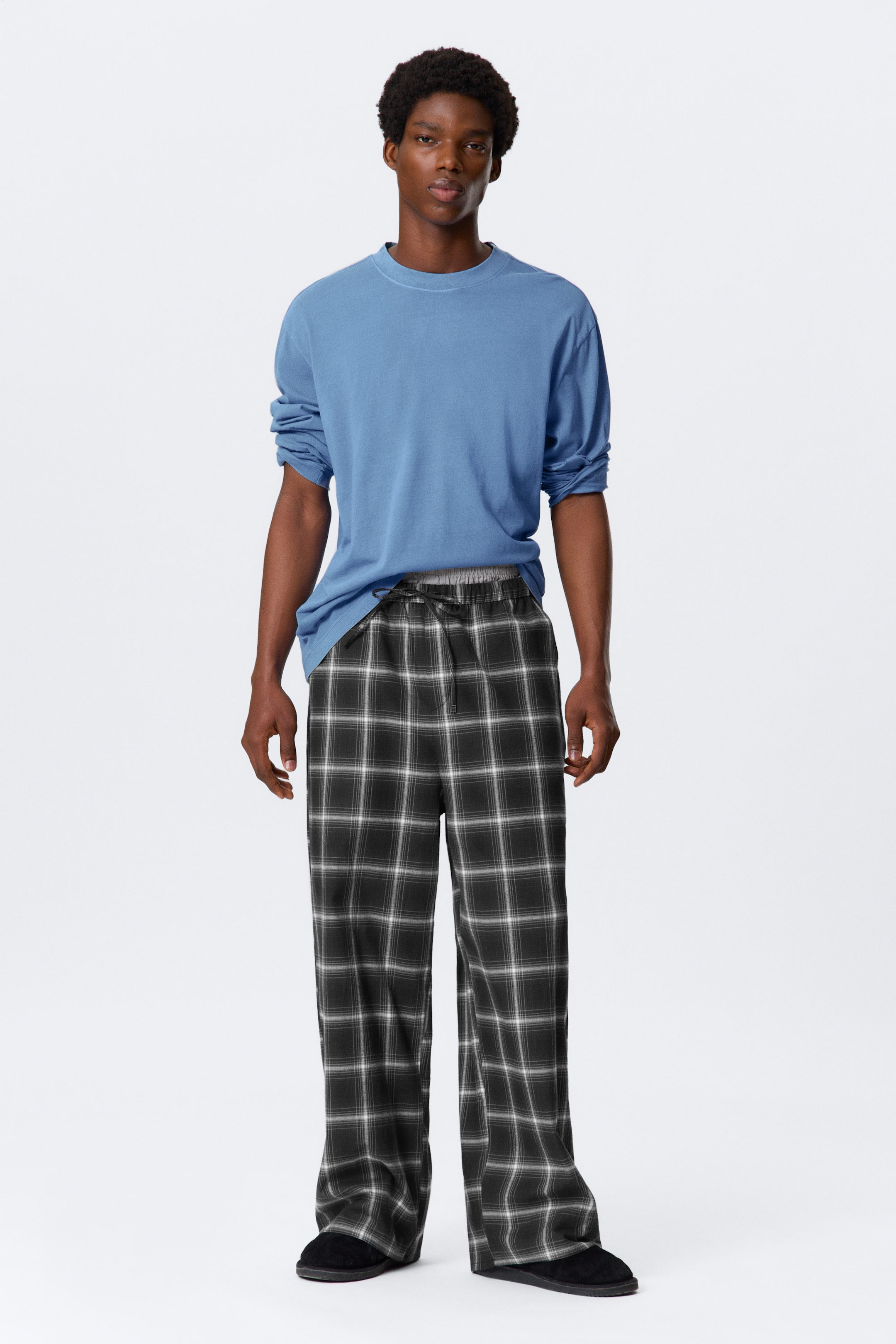 Schwarz kariert - Entspannte Pyjamahose aus Flanell - 2