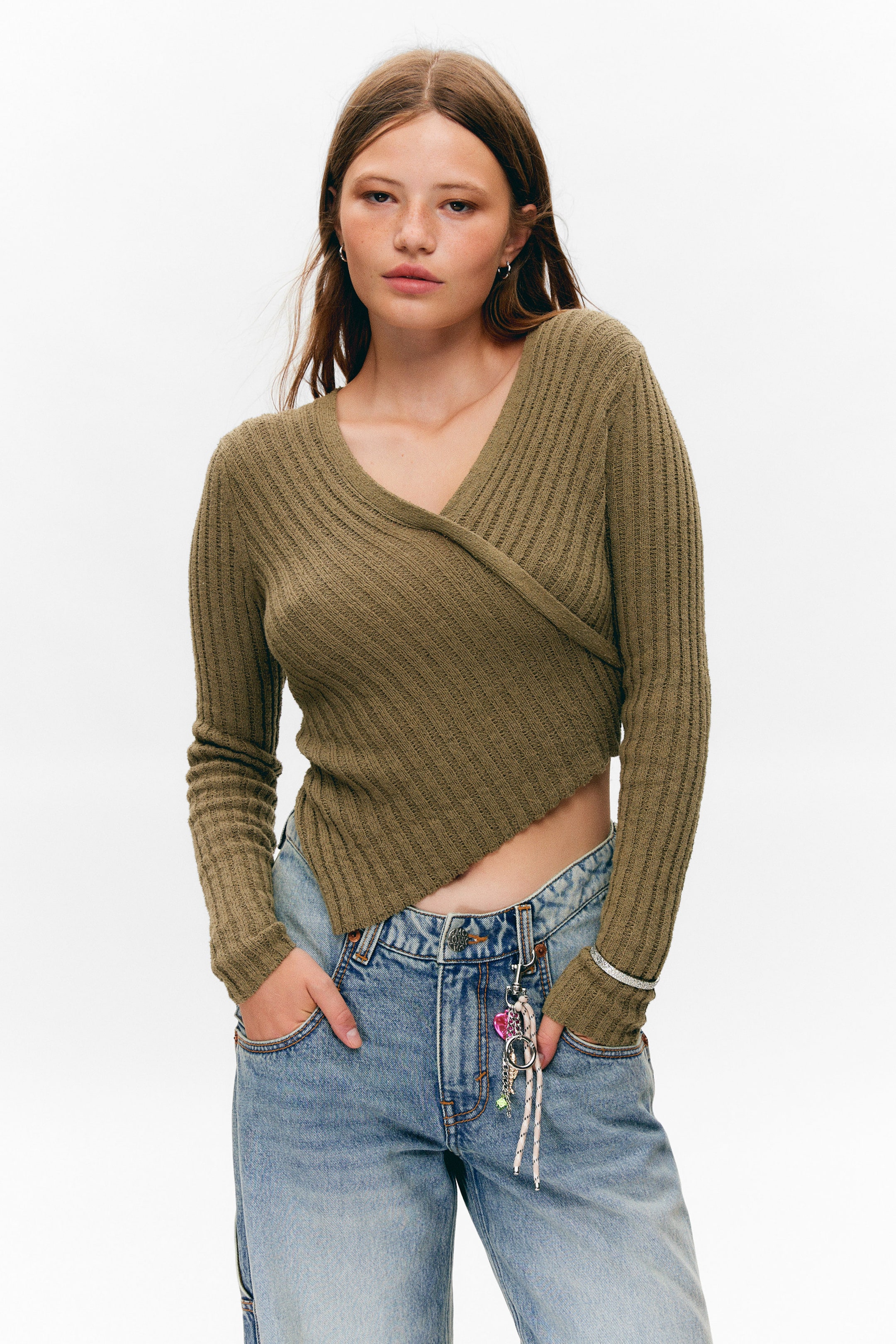 Dunkles Khakigrün - Wickel-Strickpulli mit asymmetrischem V-Ausschnitt - 1