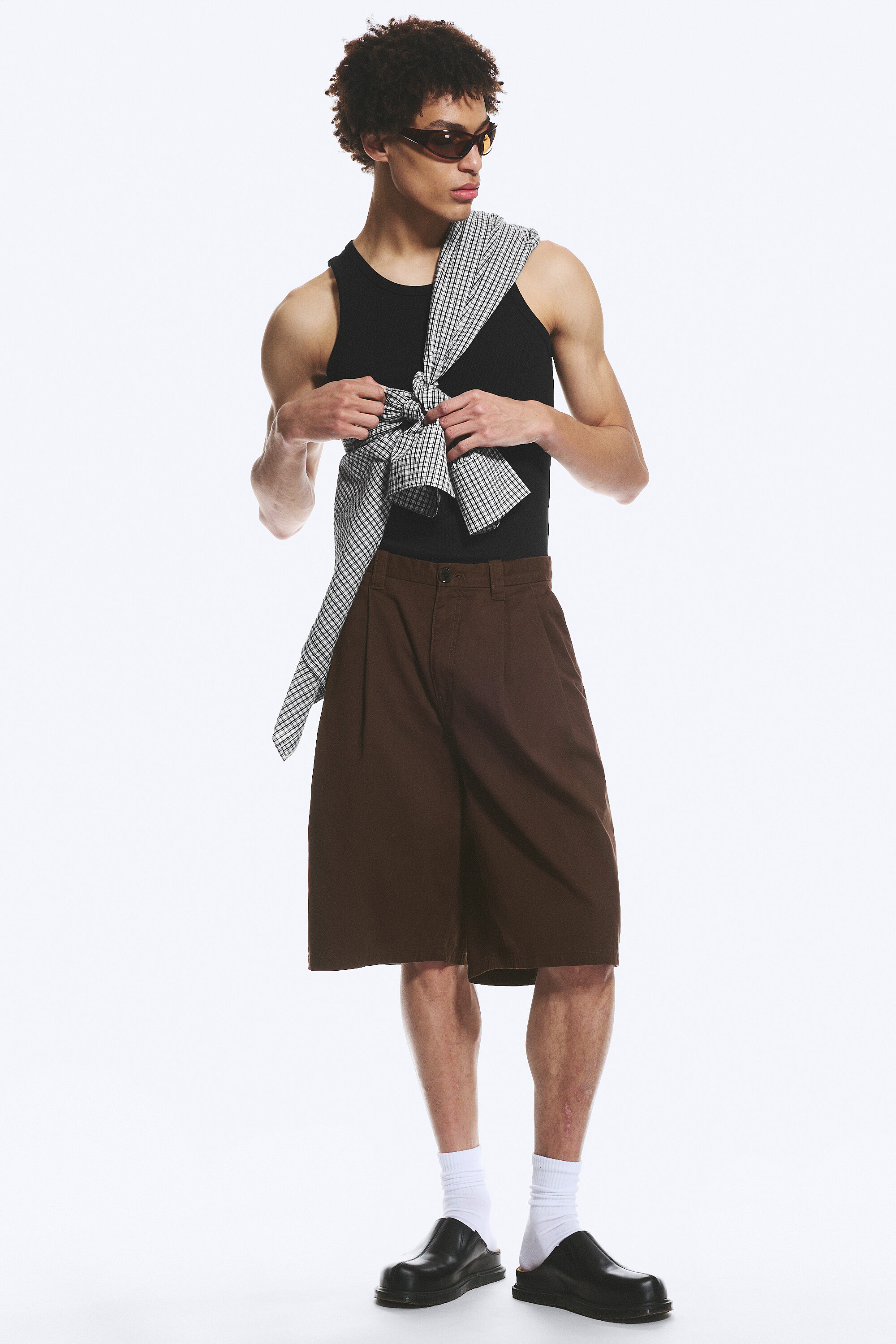cotton chino shorts - Dark Brown | Weekday GB