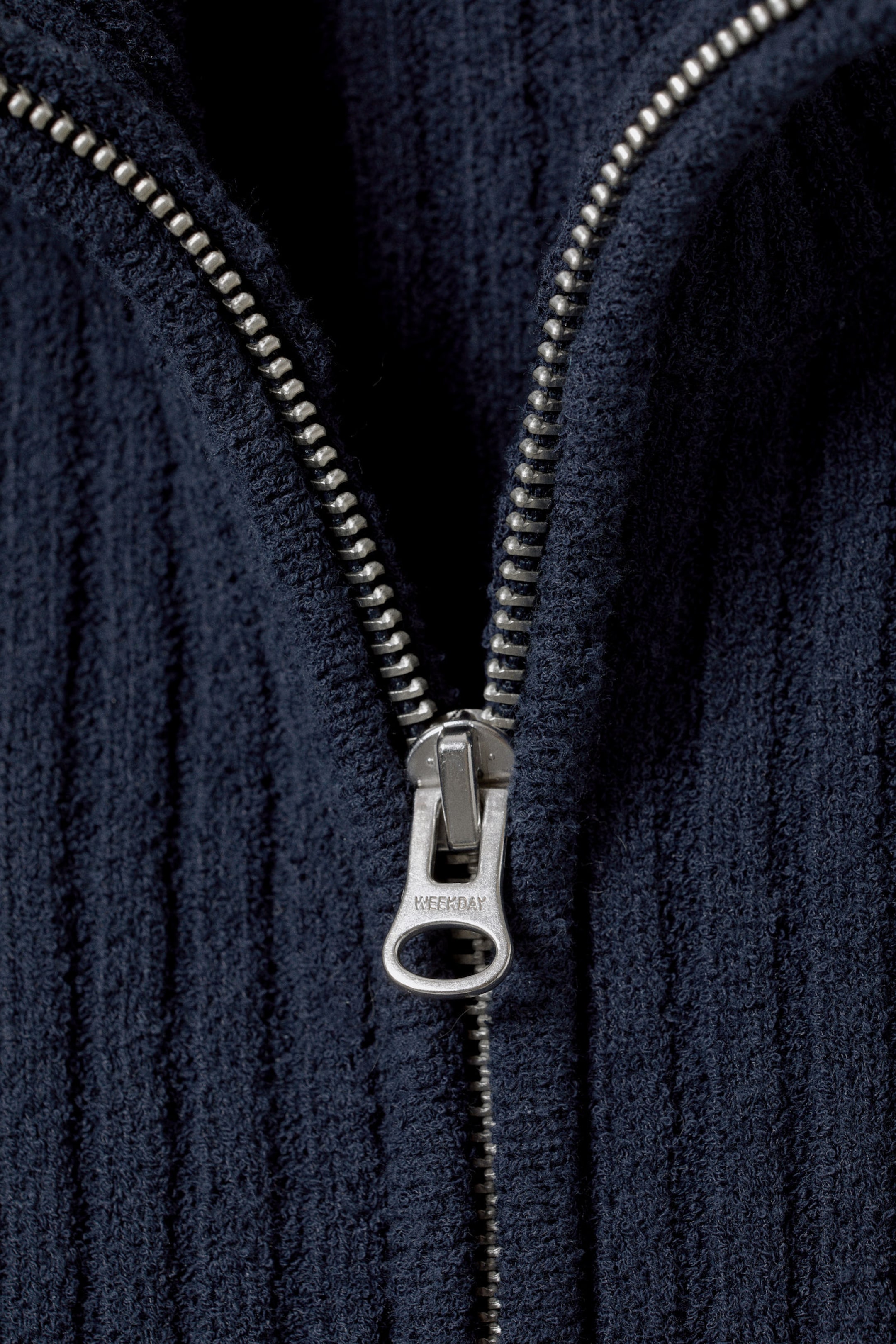 Marineblau - Tarja Sportliche Strickjacke mit Reißverschluss - 1