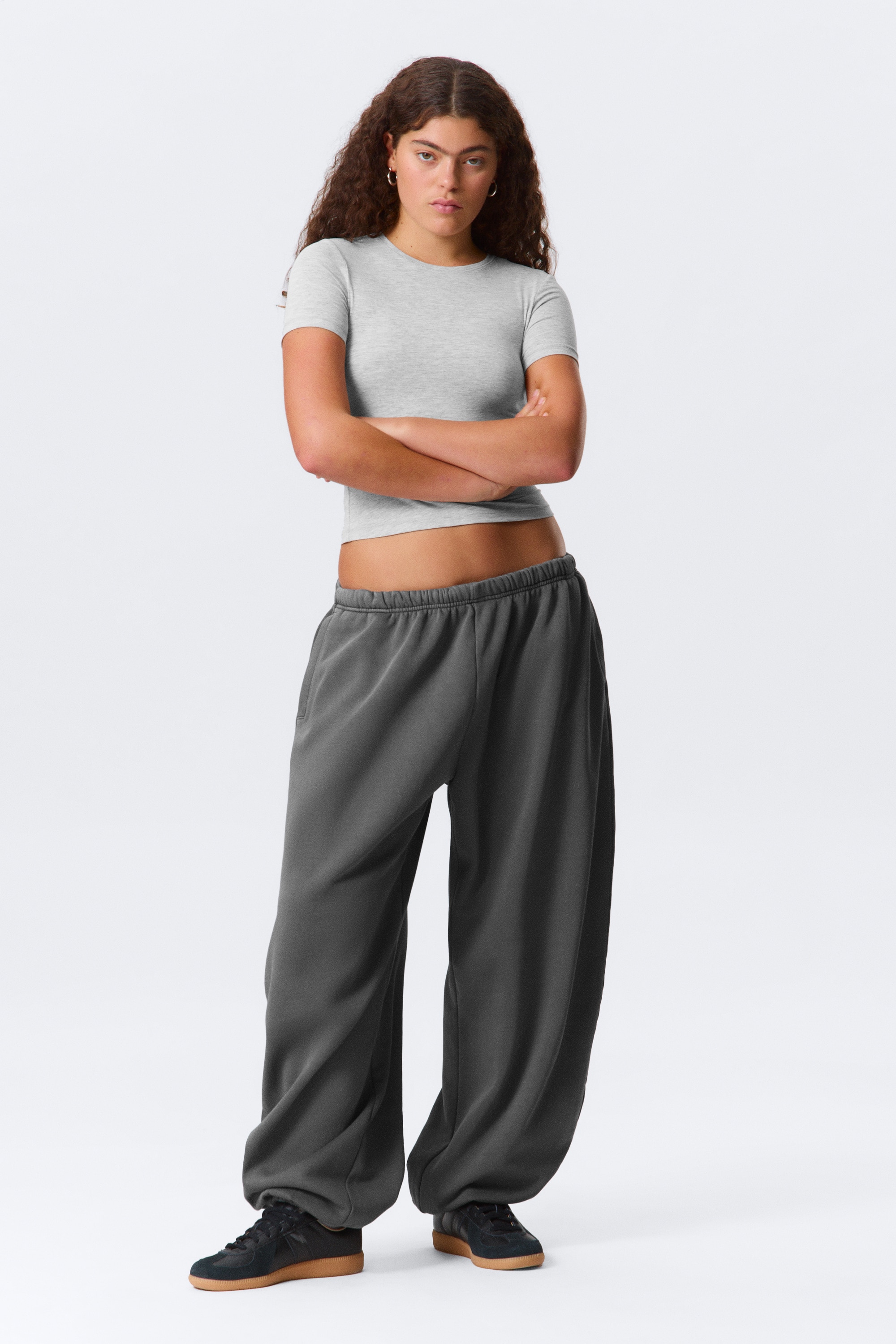 Lockere Sweatpants aus schwerem Baumwollfleece - Verwaschenes Schwarz/Grau meliert
