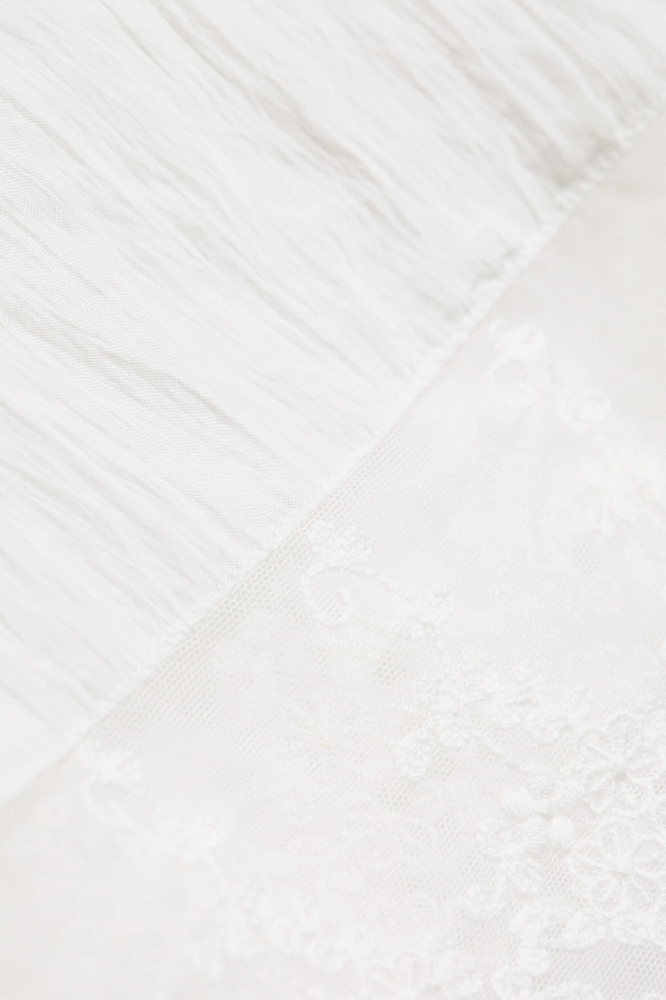 Weiß - Cropped Camisole mit Spitzenbesatz - 4