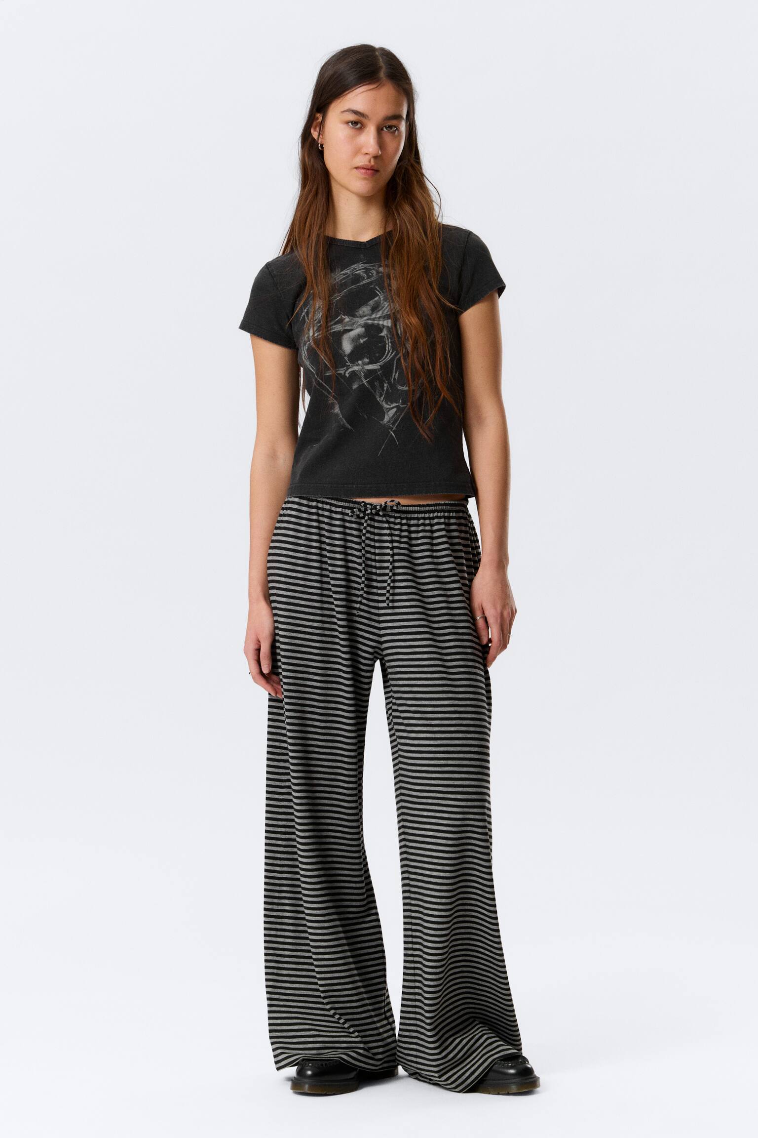 Mid Rise Loose Wide Leg Lyocell Trousers - Zwarte en grijze strepen/White - Grey Stripes - 1