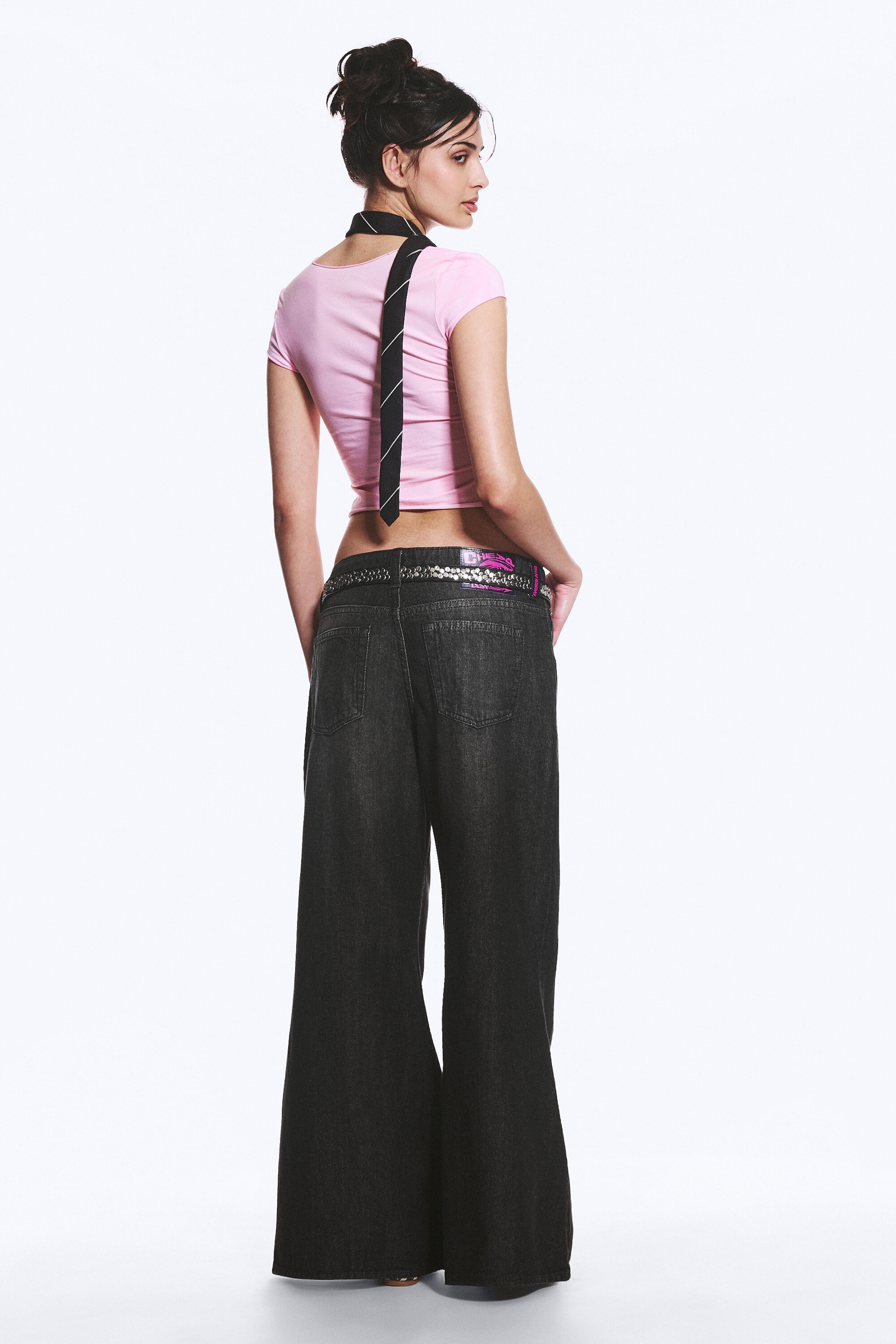 Verwaschenes Schwarz - Loosy Lucie Low Rise Regular Flared Leg Jeans - 4