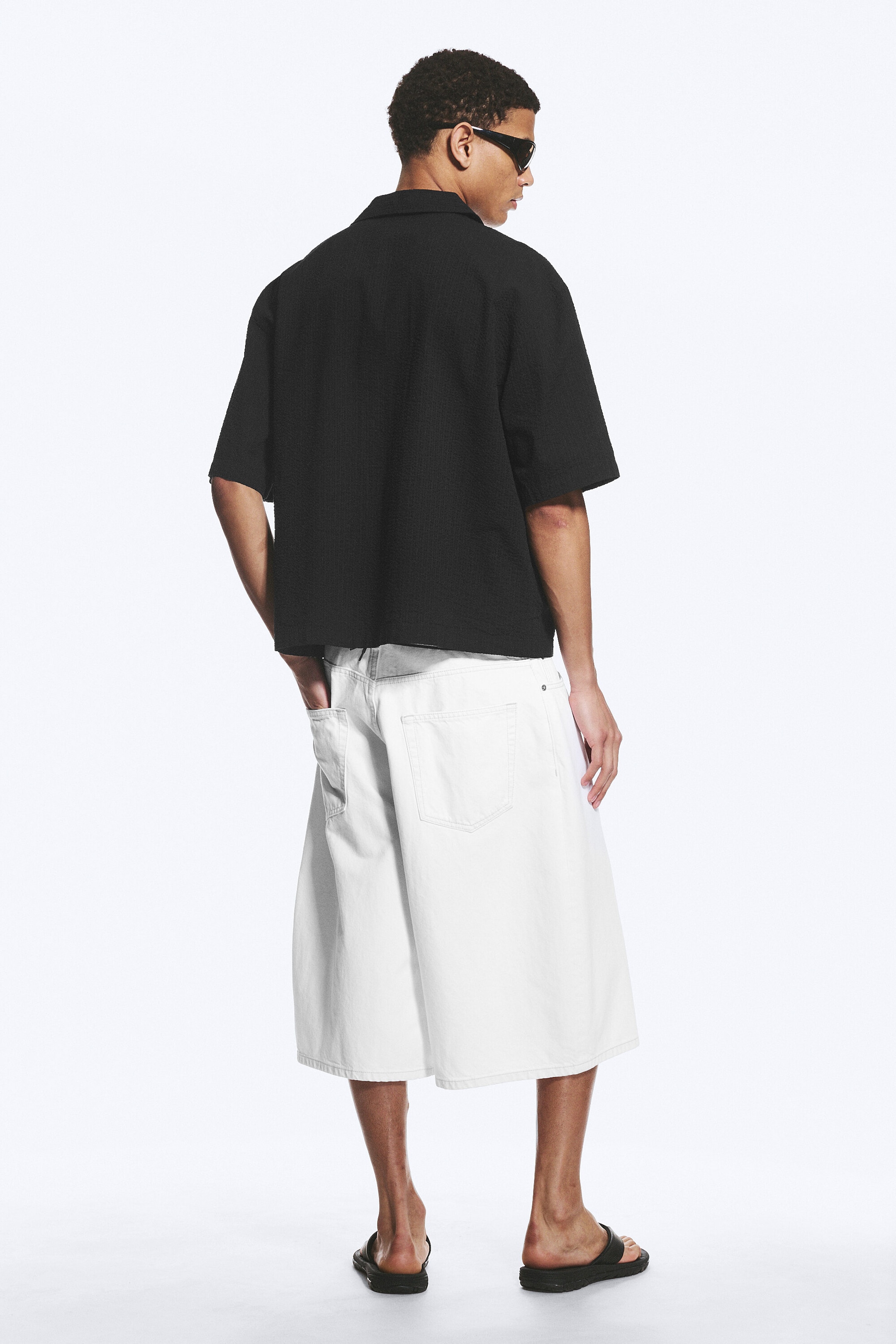 Black - Loose Short-Sleeved Resort Shirt - 2