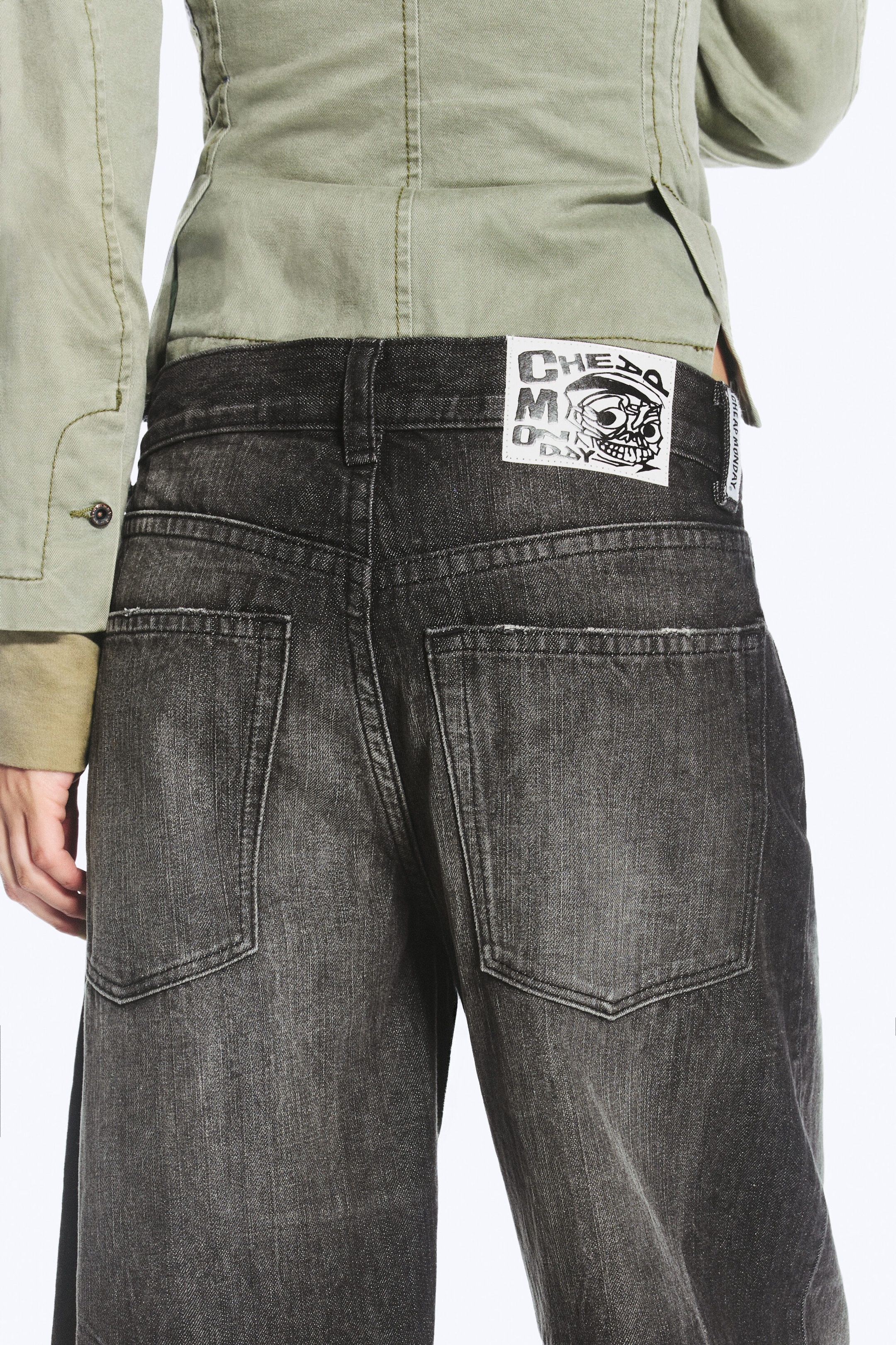 Chafe Black - Looser Regular Waist Loose Straight Jeans - 8