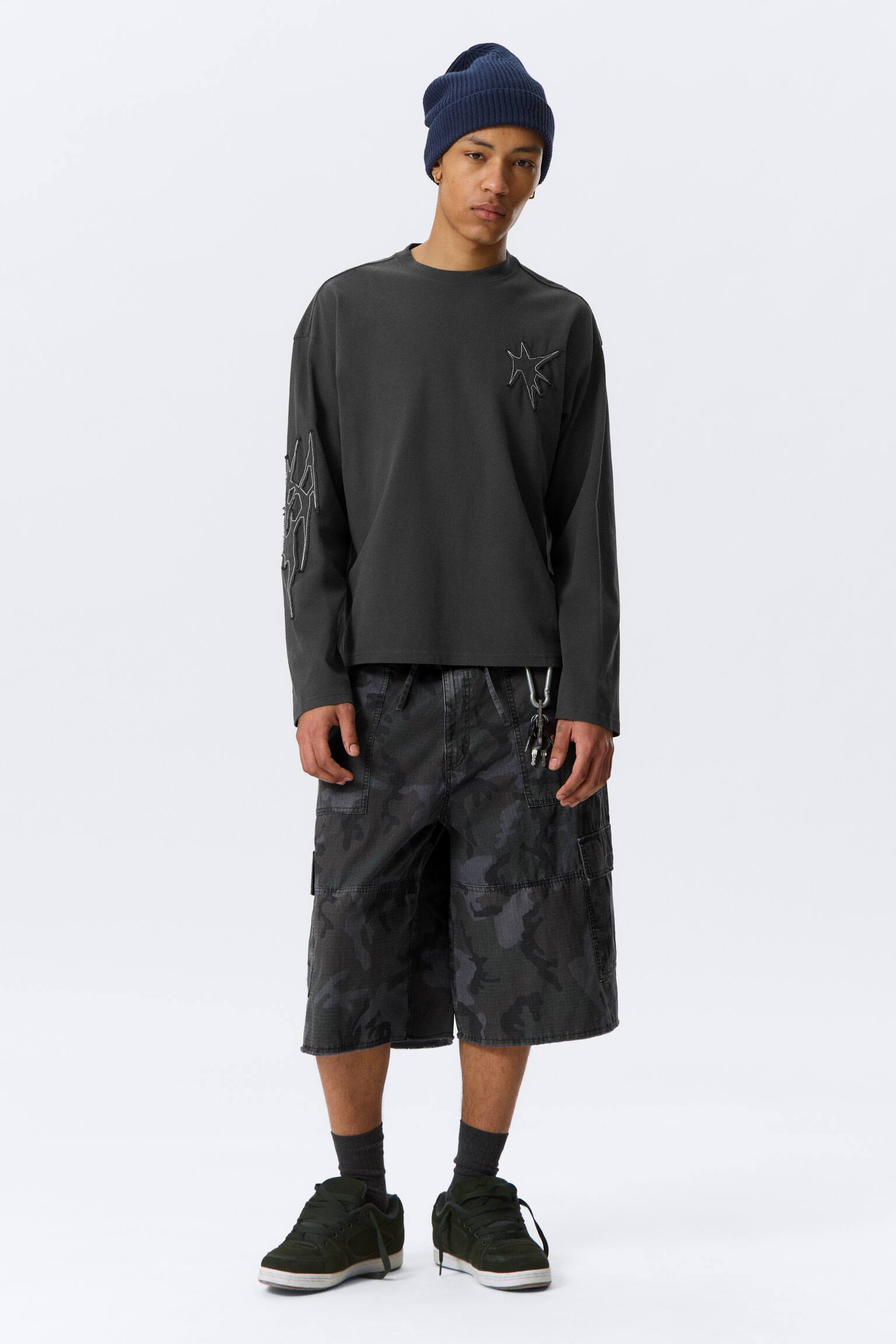 Great boxy langermet t-skjorte med grafikk - Mørk grå - Tristar/Hvit - Skjelettengel/Hvit - Sinte pantere/White - Skull Flame/Black - Midnight Nightmare/Hvit - Airways/Mørk grå - Big Mess - 7