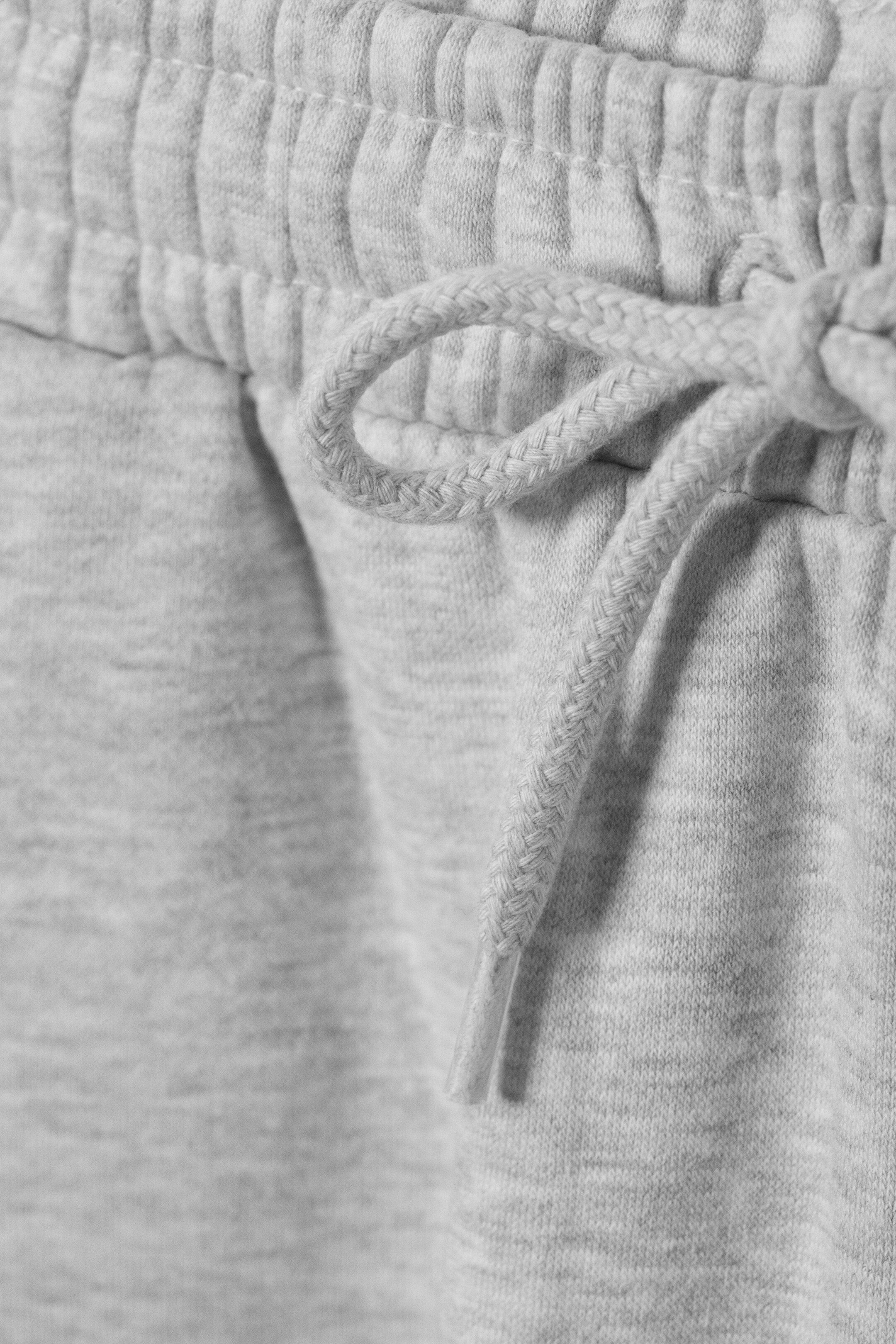 Visa större bild: Avslappnade shorts - Gråmelerad - HERR | H&M FI 2