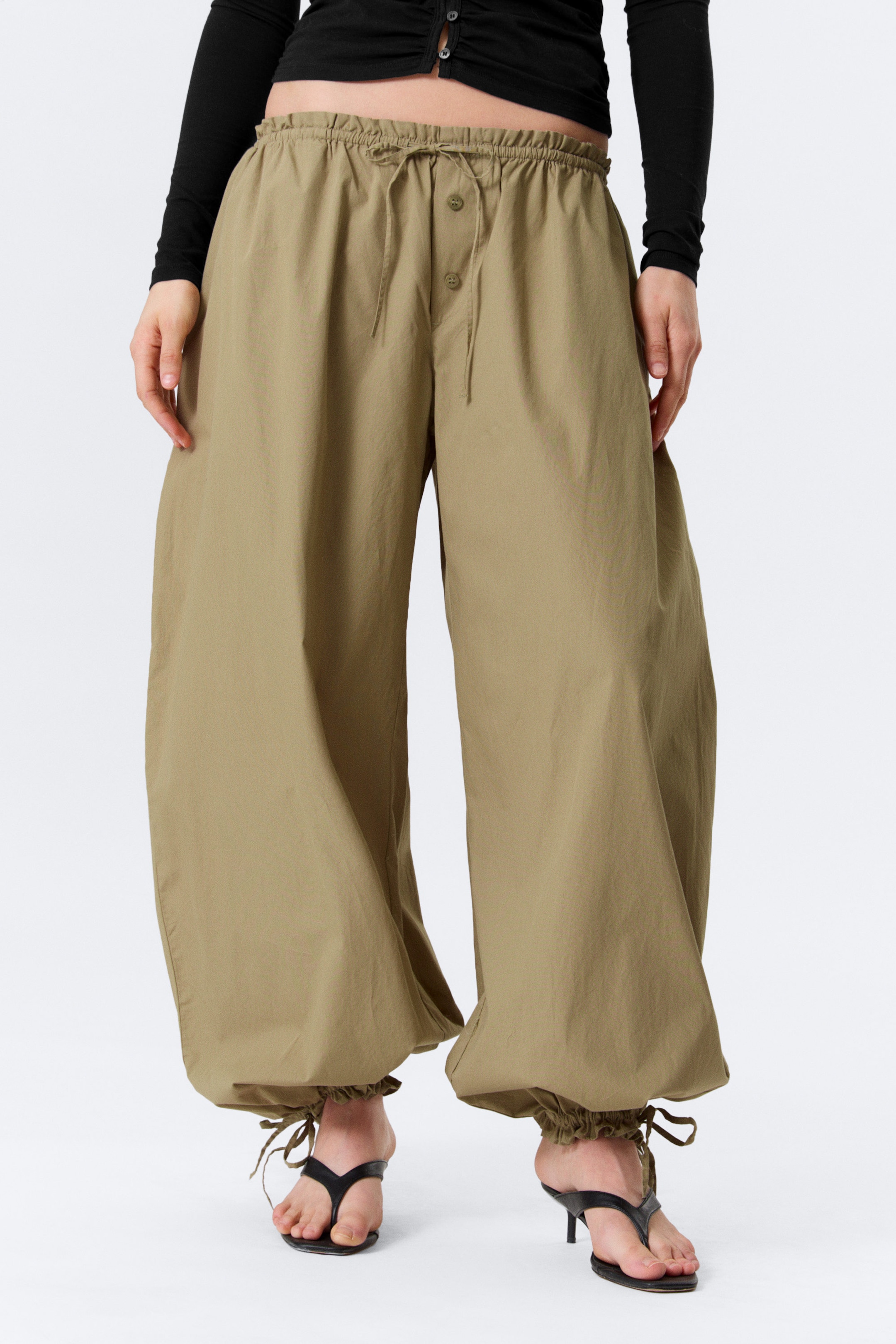 Light Khaki Green - Low Rise Ruched Drawstring Trousers - 2