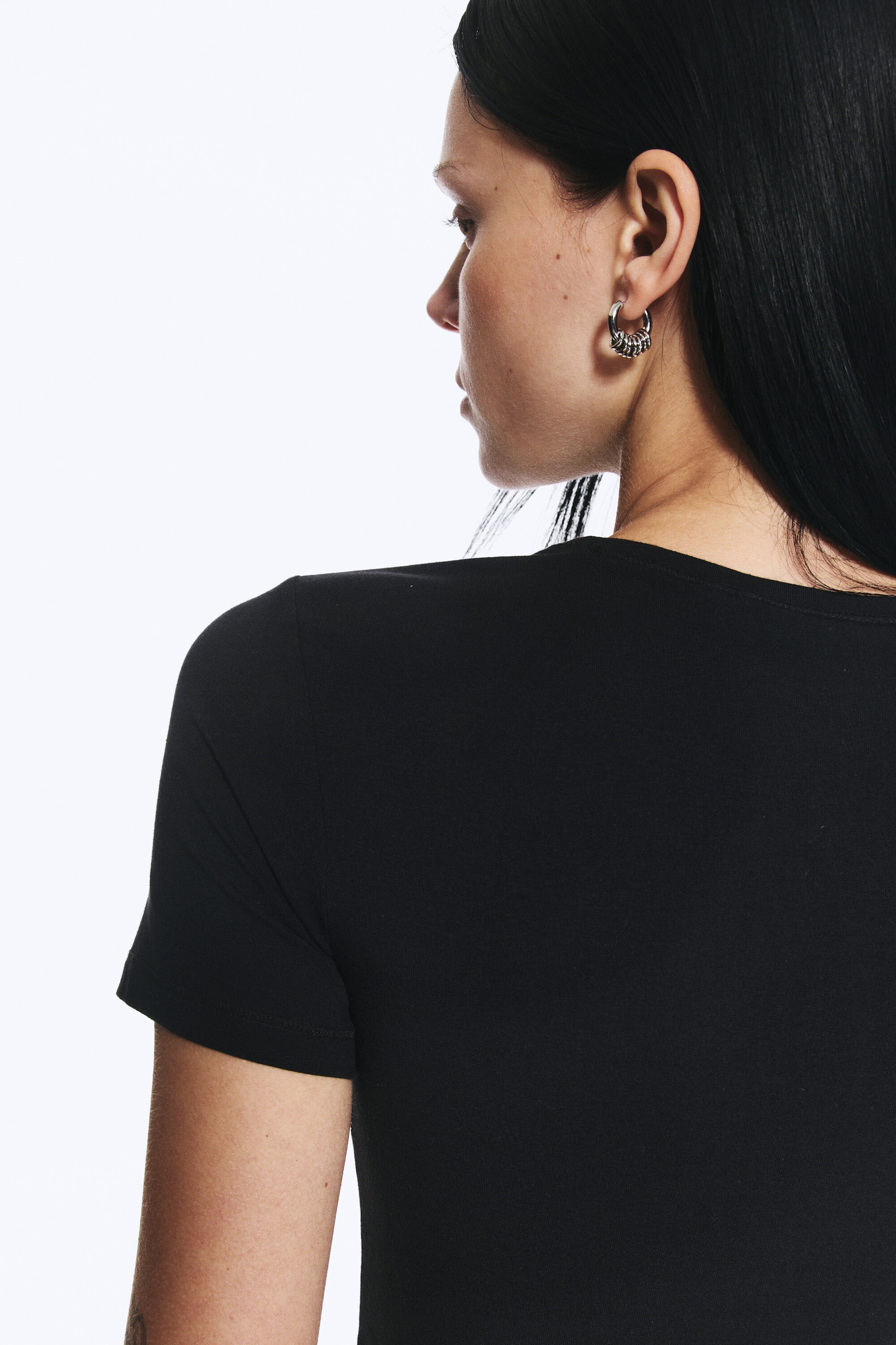 Black - Slim Fitted T-shirt - 2