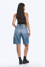 Blue Horses - Mittelblau - Curve - Jeansshorts mit weitem Bein und hohem Bund - 3