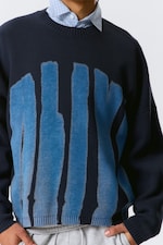 Navy Blue - Alive - Oversized grafische gebreide katoenen trui - 1