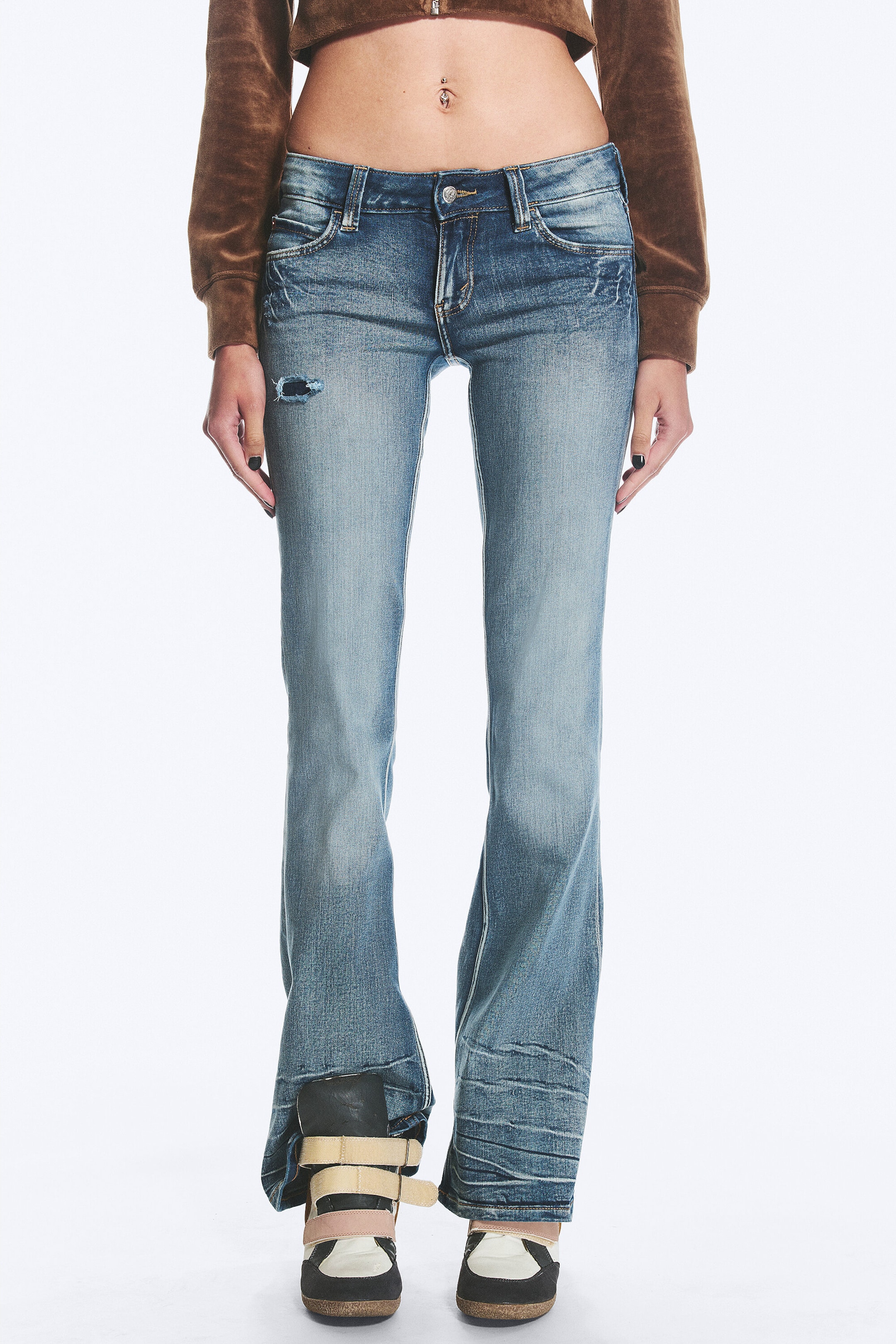 Thorn Blue - Medium Blue - Booty Bei Low Rise Skinny Bootcut Jeans - 1
