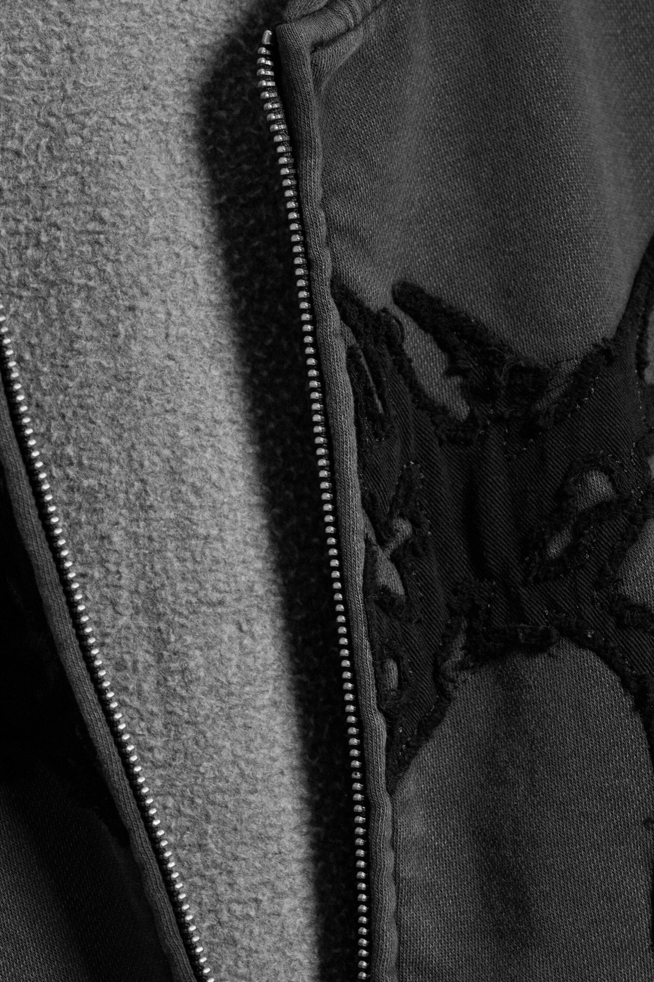 Noir délavé - Sweat à capuche zippé ample graphique - 1
