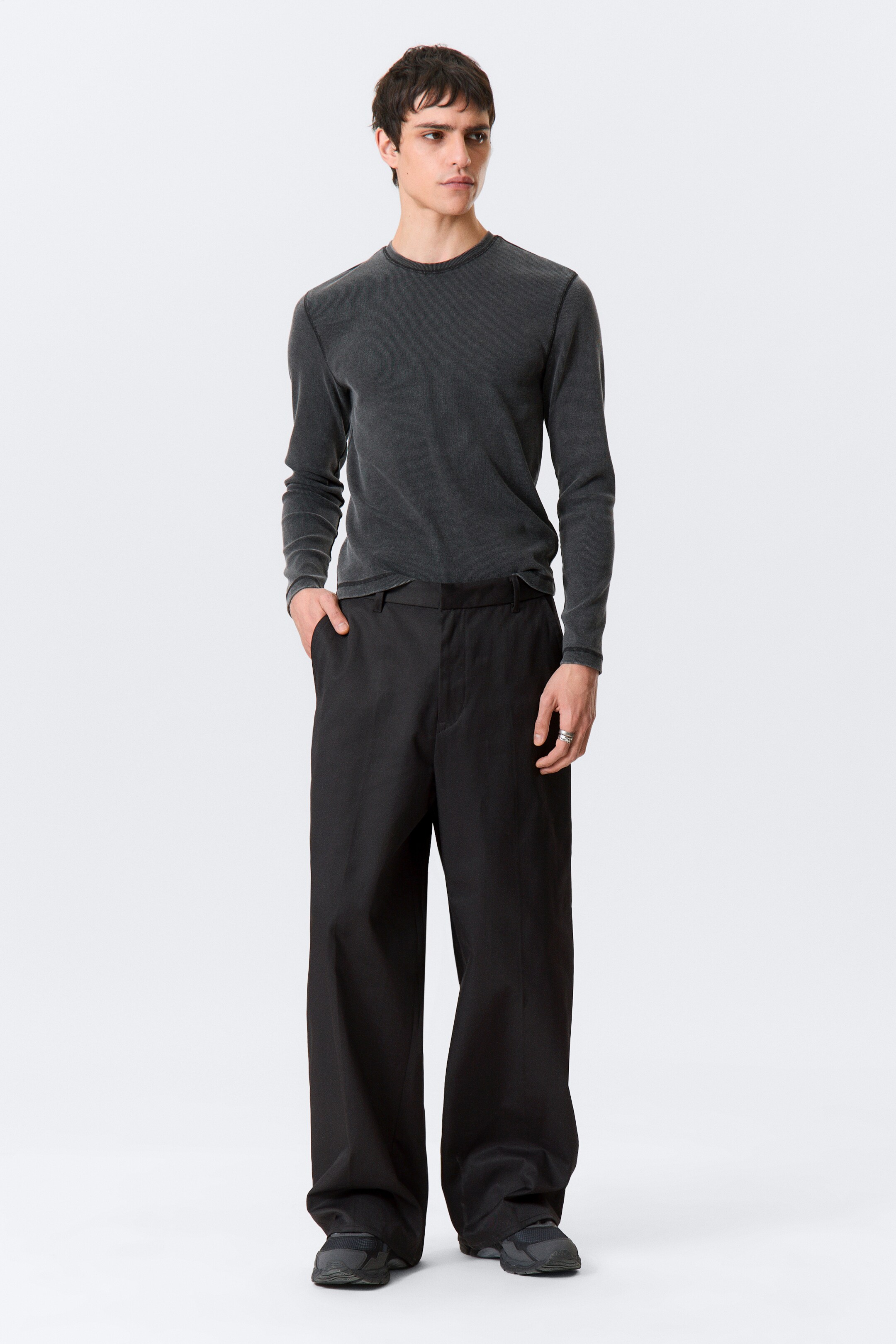 Visualizza immagine più grande: Pantaloni chino Emil Oversized - Nero - UOMO | H&M IT 2
