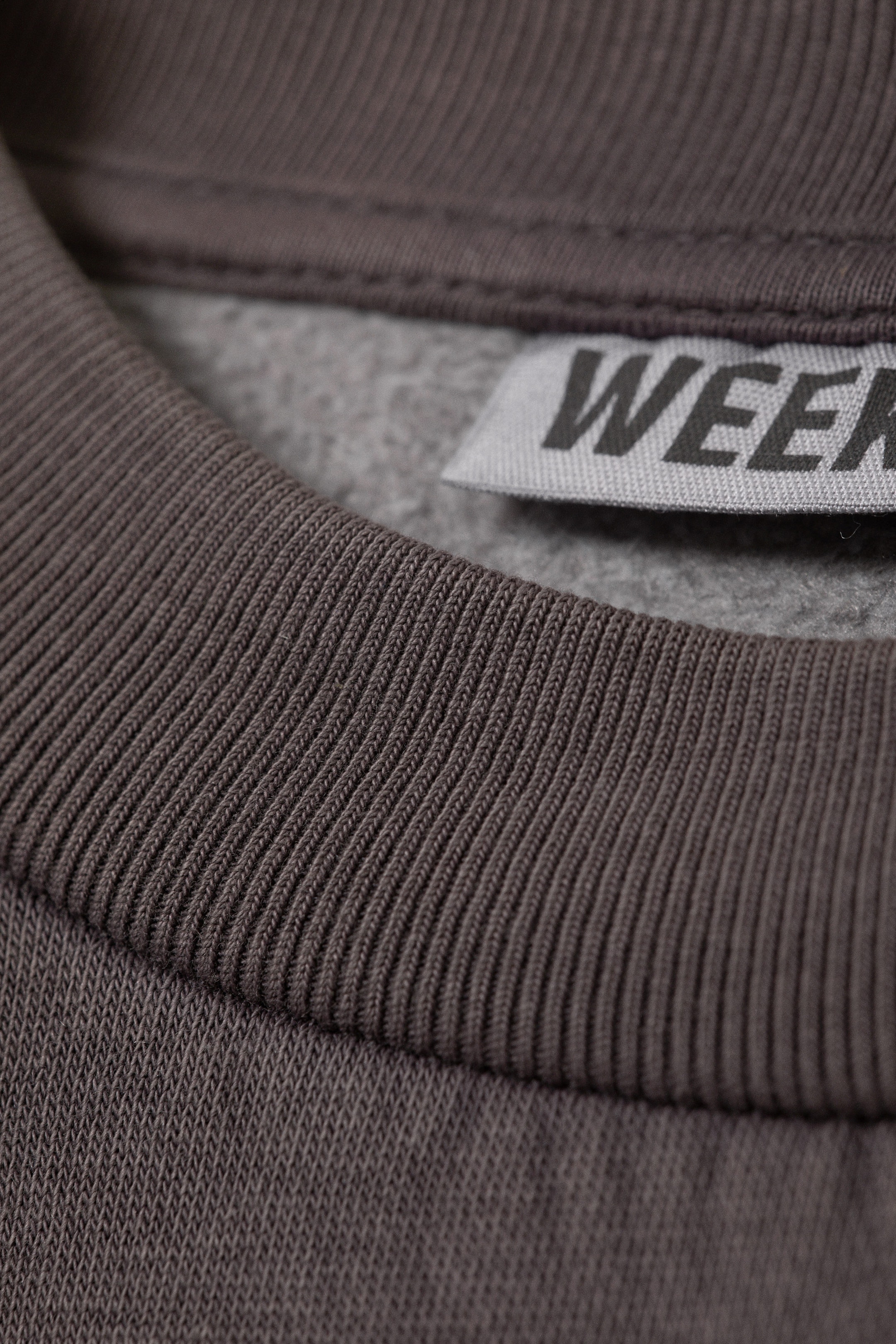 Gewaschenes Dunkelbraun - Sweatshirt mit lockerer Passform - 5