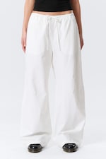 Vit - Vida lågmidjade byxor med ledig passform - 1