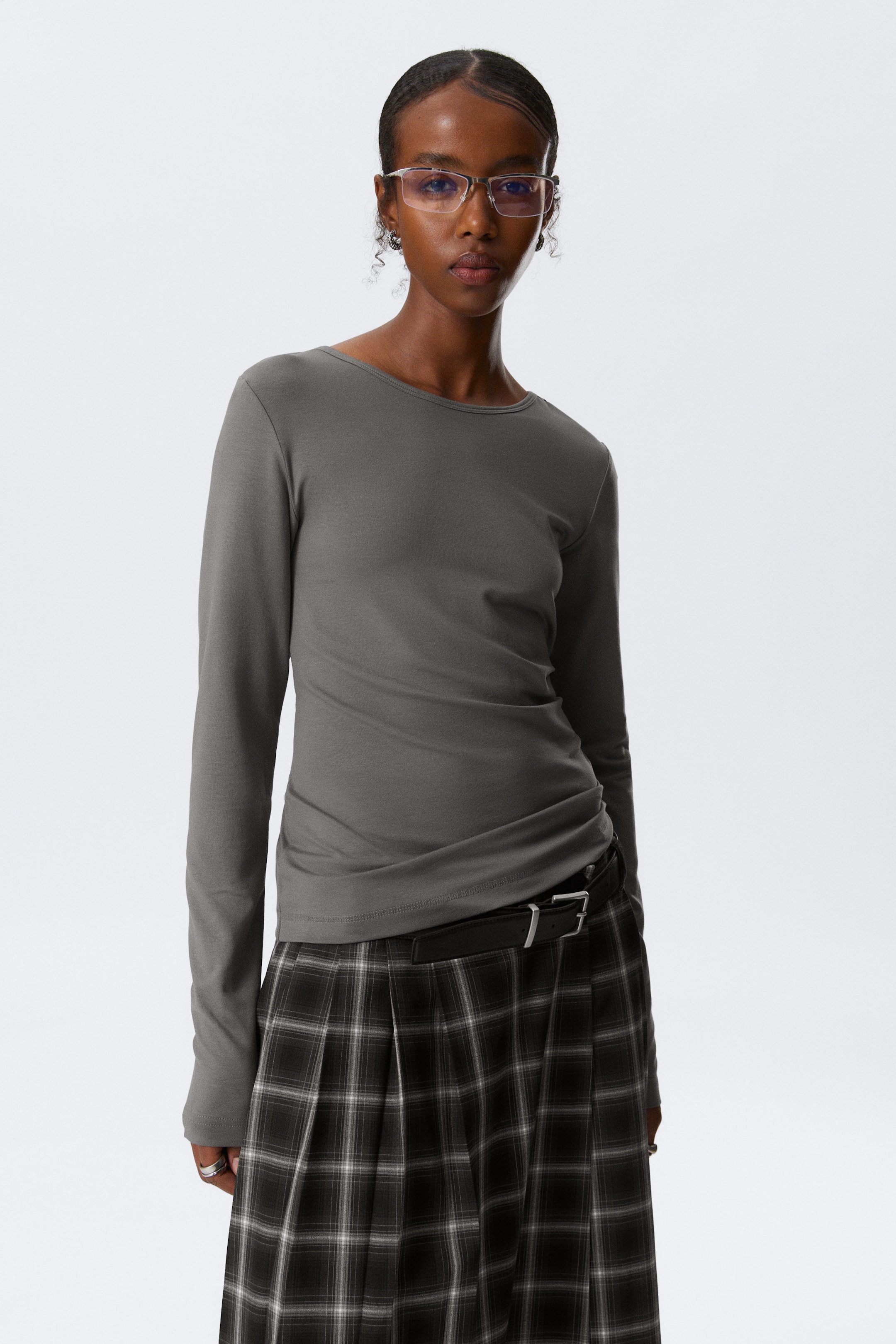 Grau - Longsleeve-Top mit tiefem Rückenausschnitt - 1