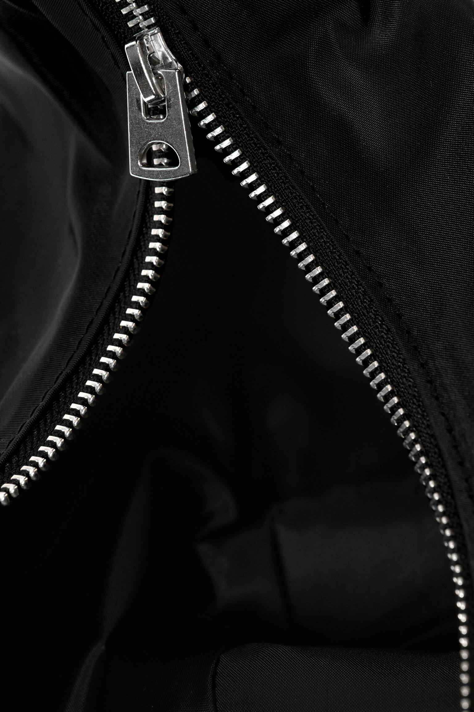 Mala Média com Alça Arredondada - Preto/Verde caqui escuro - 2