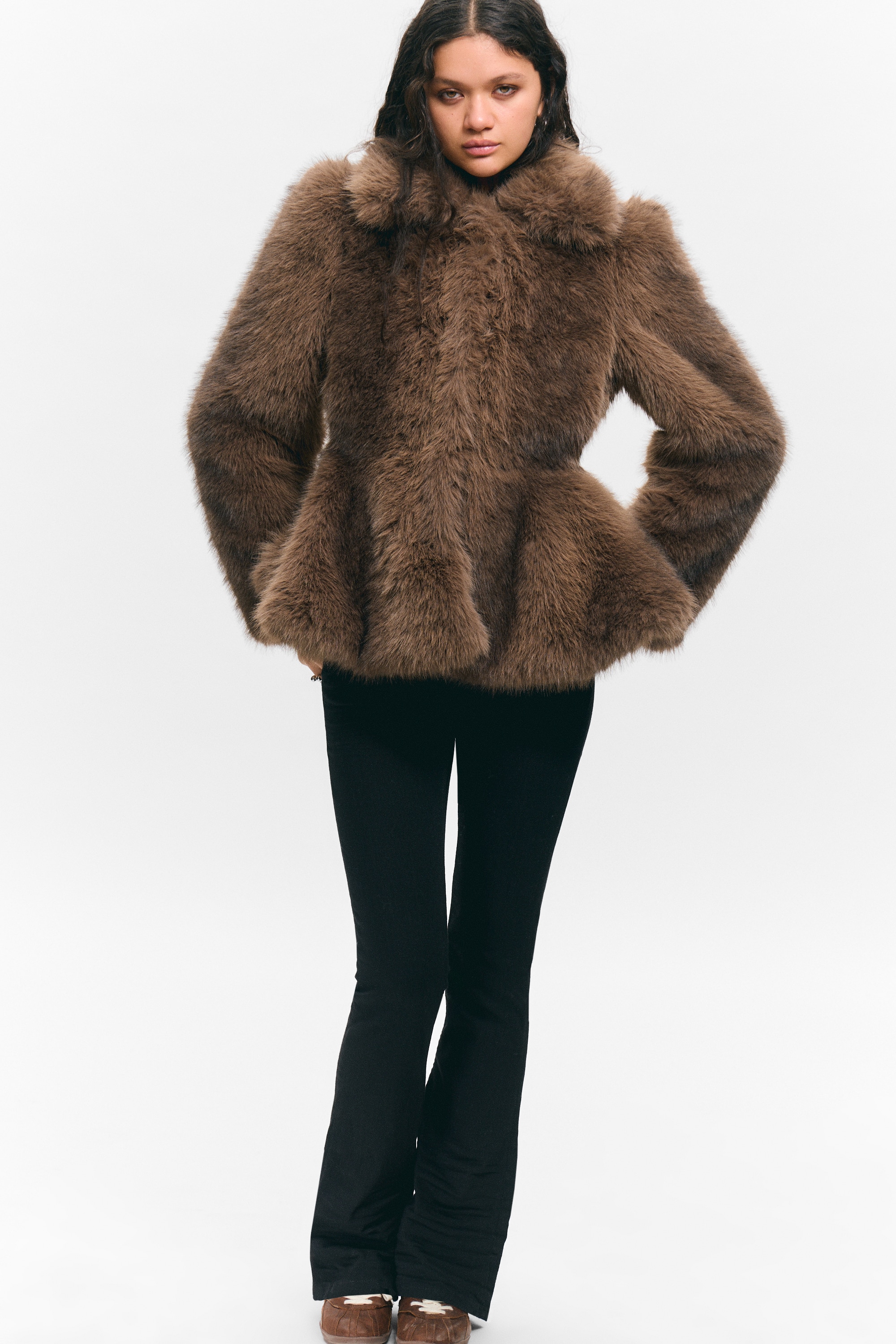 Peplum bunda z umělé kožešiny - Brown