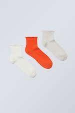 Orangefarbene Akzente - 3er-Pack kurze Rüschensocken - 0