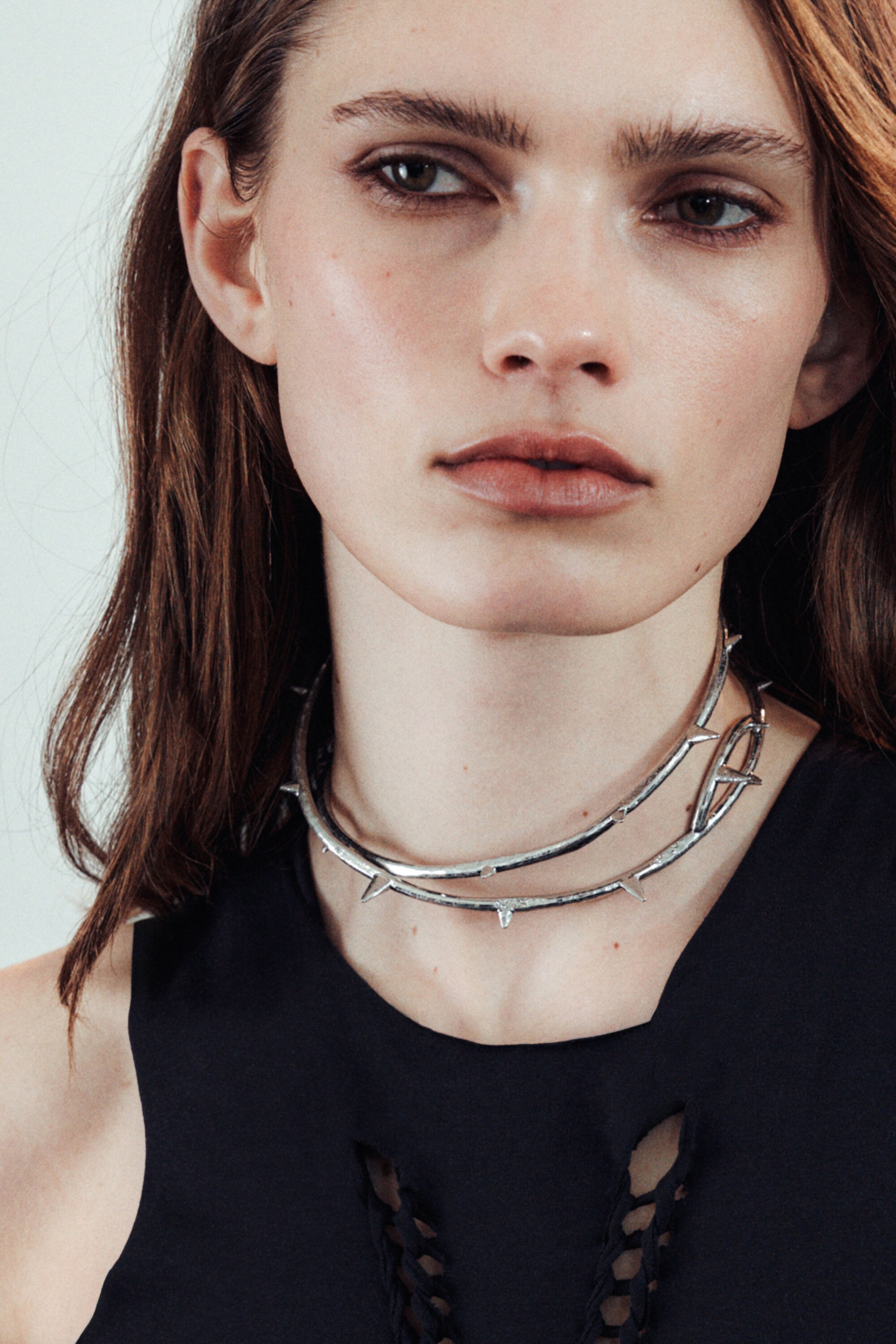 Dusty Light/Grey - Thorn Choker Necklace - 2