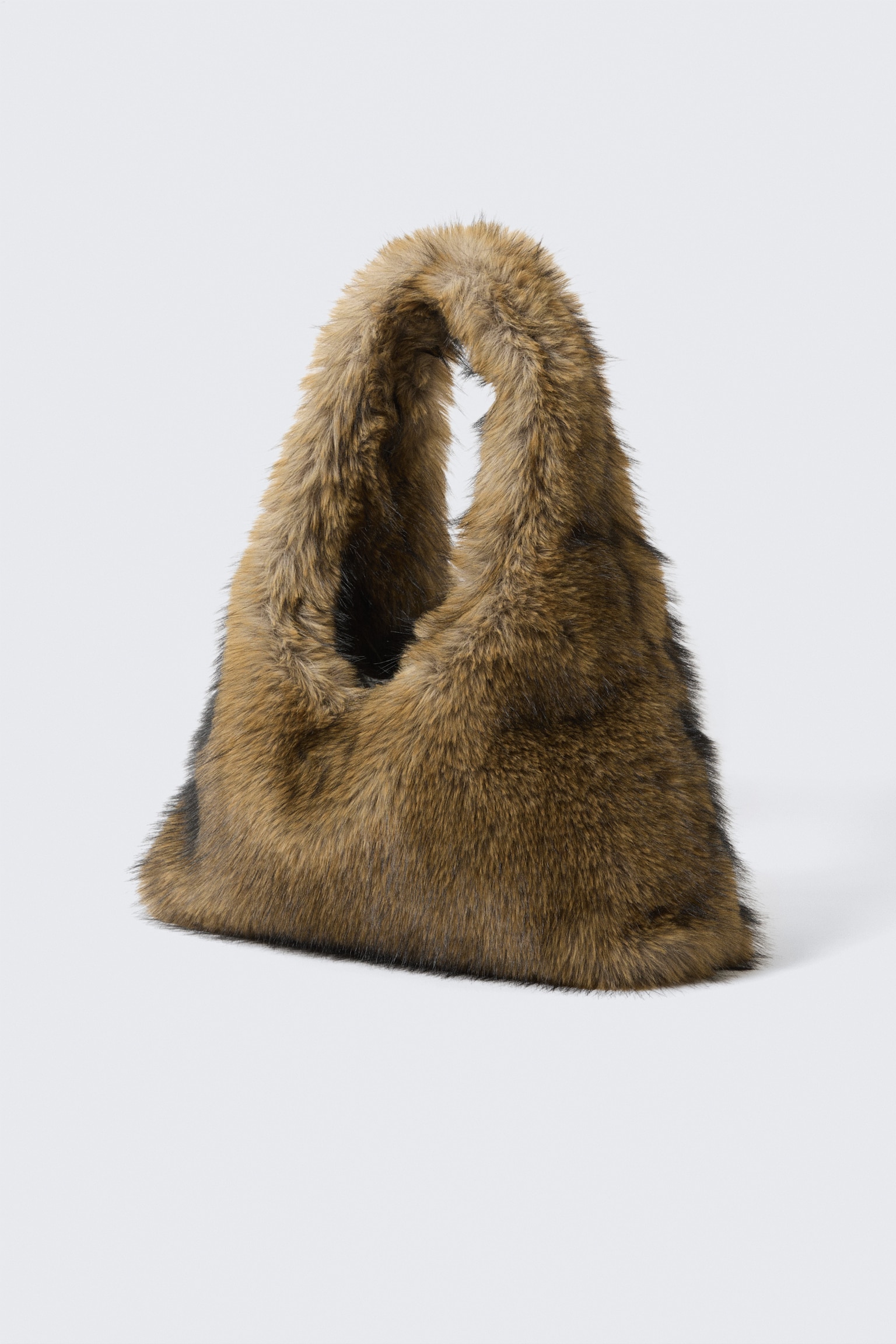 Softe Schultertasche aus Kunstpelz - Beige - 4