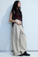 Light Mole - Low Rise Wide Leg Pleated Trousers - 0