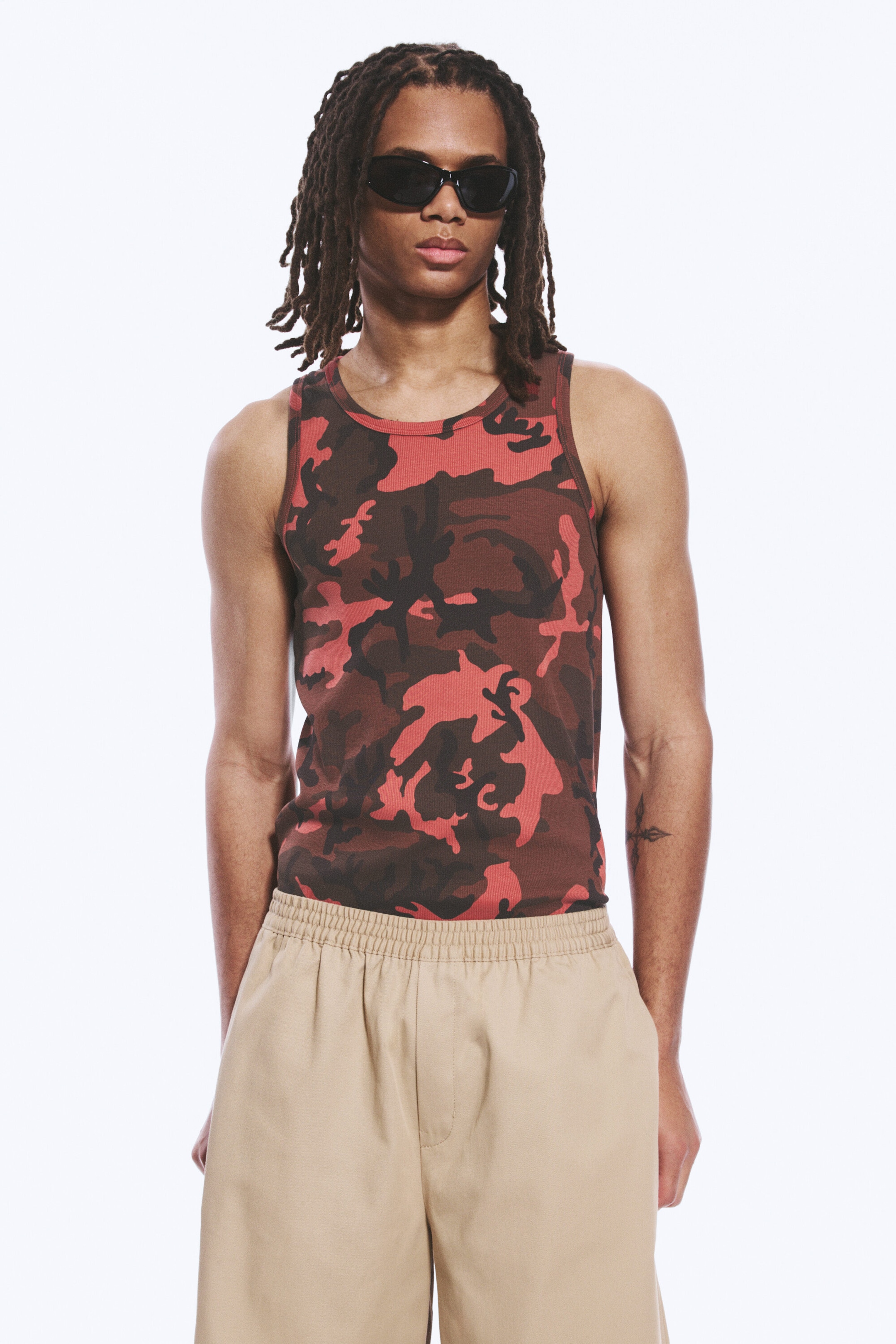 Camouflage Rouge - Débardeur côtelé graphique - 1