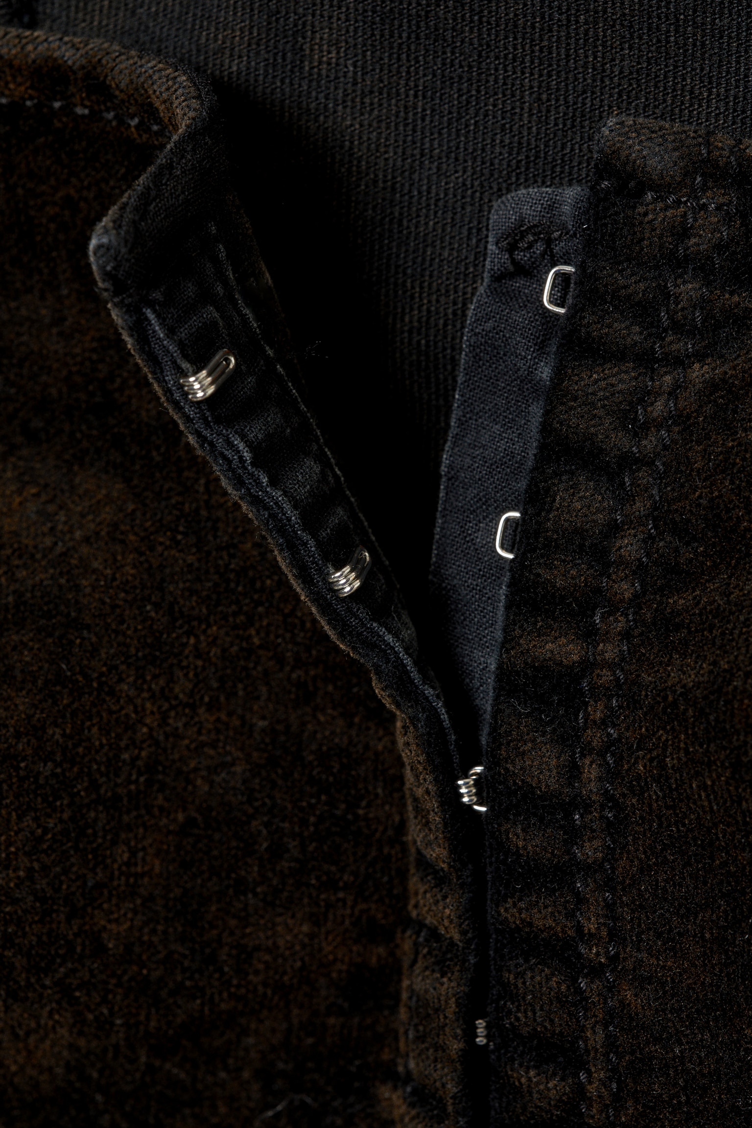 Fitted Washed Velvet Hook-and-Eye Top - Dark Brown - 3