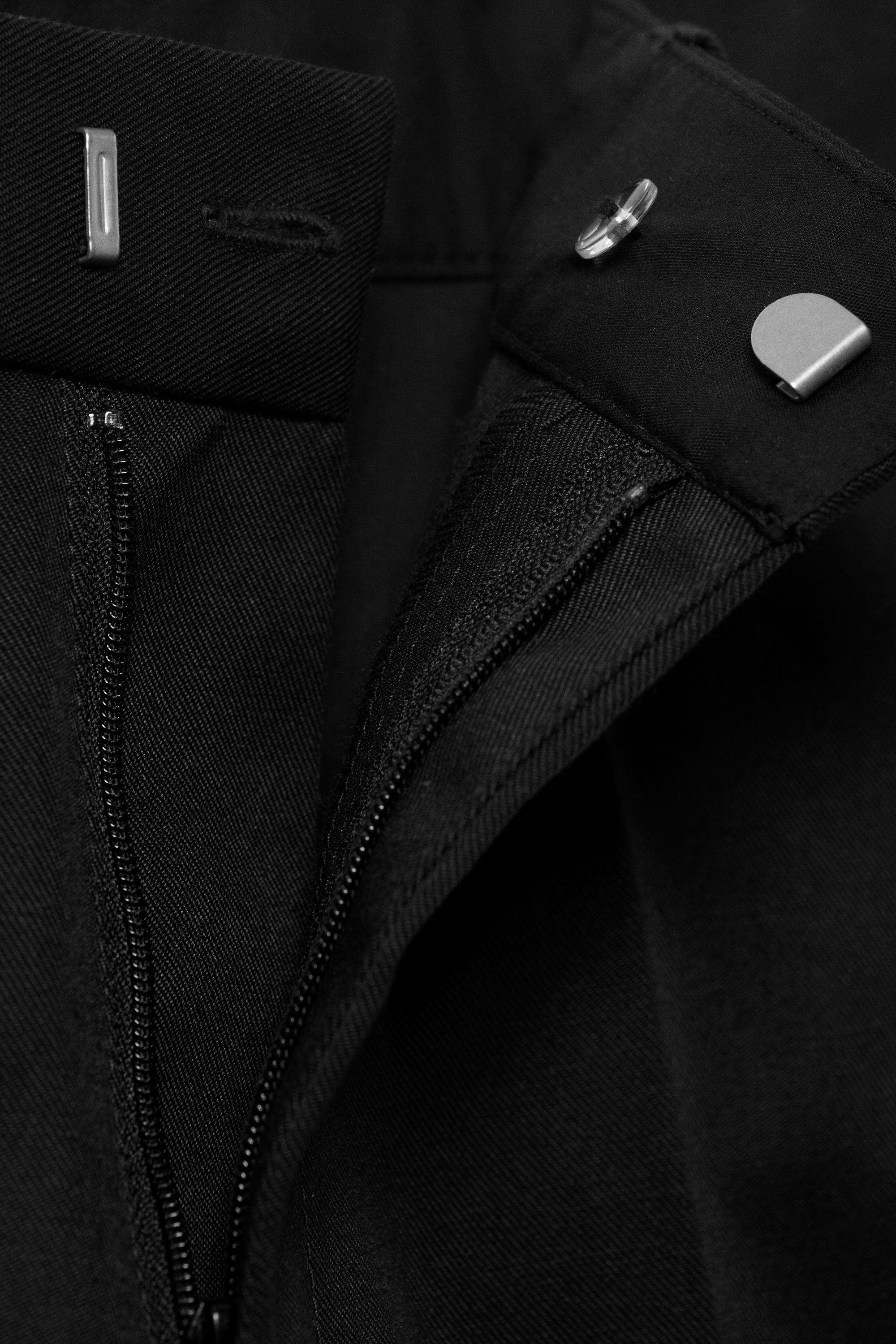 mid rise relaxed straight leg chino trousers - Black | Weekday WW