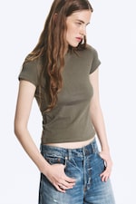 Staubiges Khakigrün - Schmales kurzärmeliges T-Shirt aus Baumwolle - 0