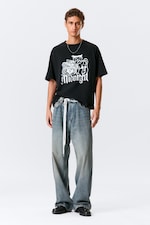 Svart - Midnight - En boxig, grafisk t-shirt med tryck - 1