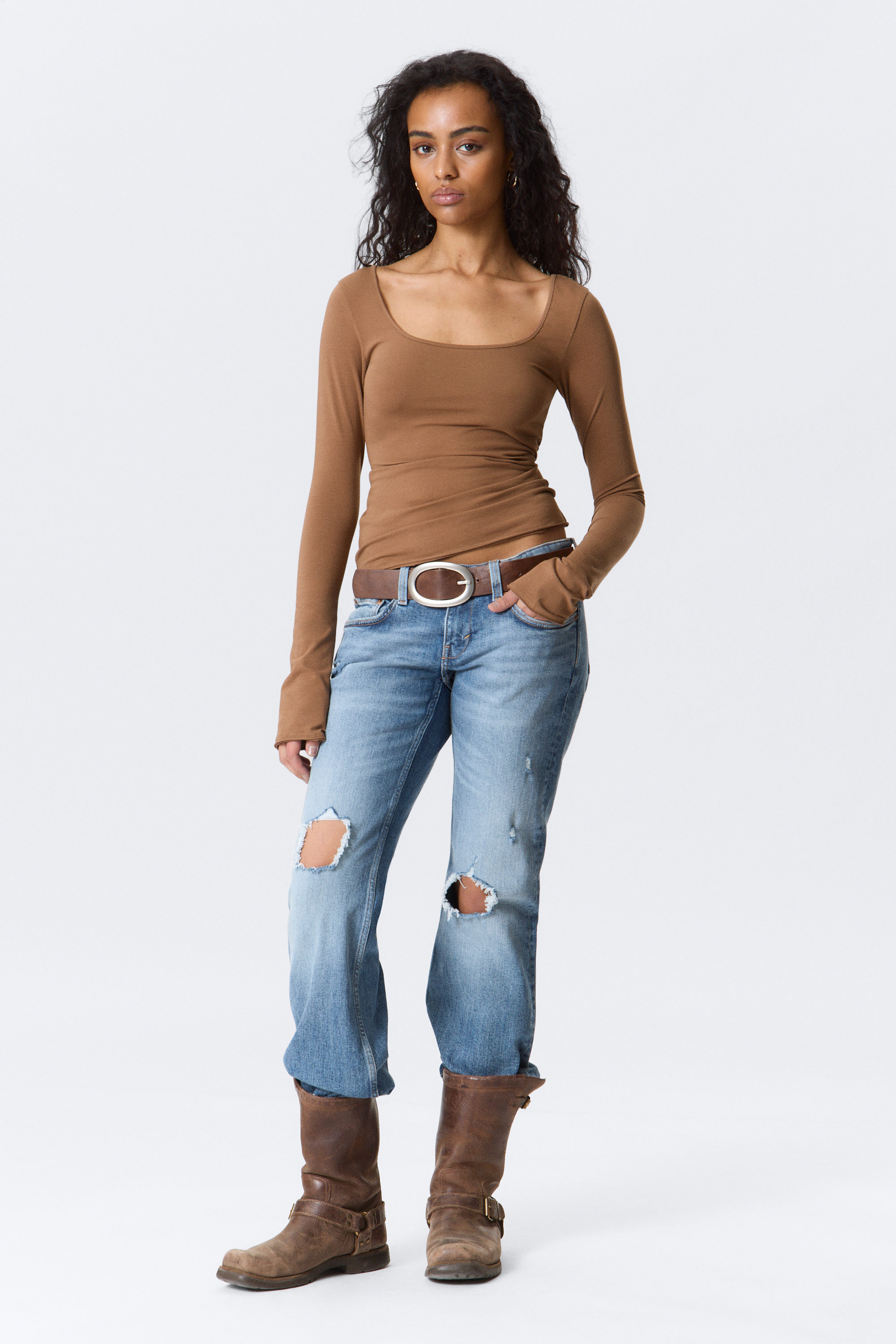 Brown - Long-Sleeved Slim Fit Scoop Neck Top - 2