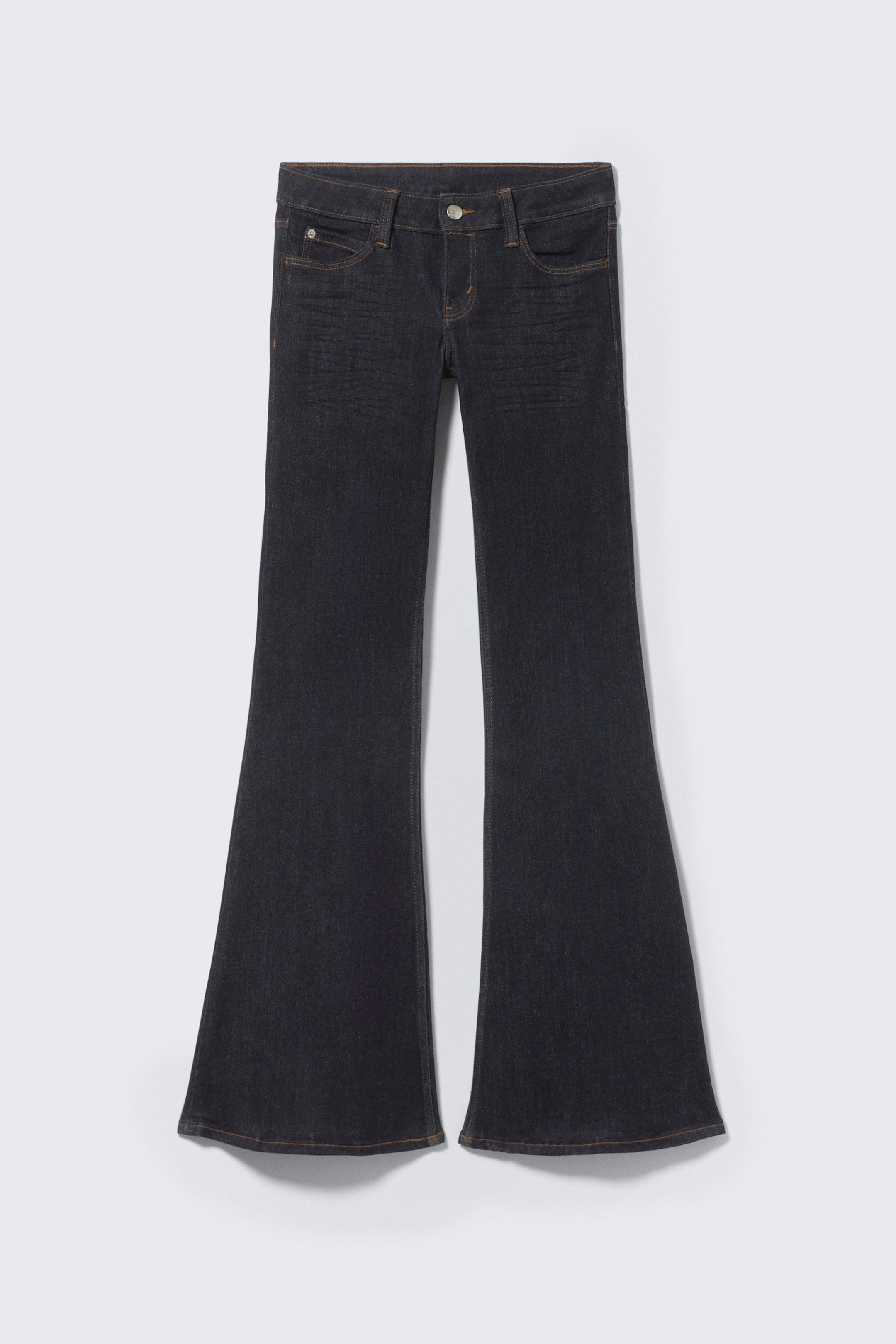 Waschung "Extra Blue" - Skinny-Jeans mit Schlag und niedrigem Bund - 4