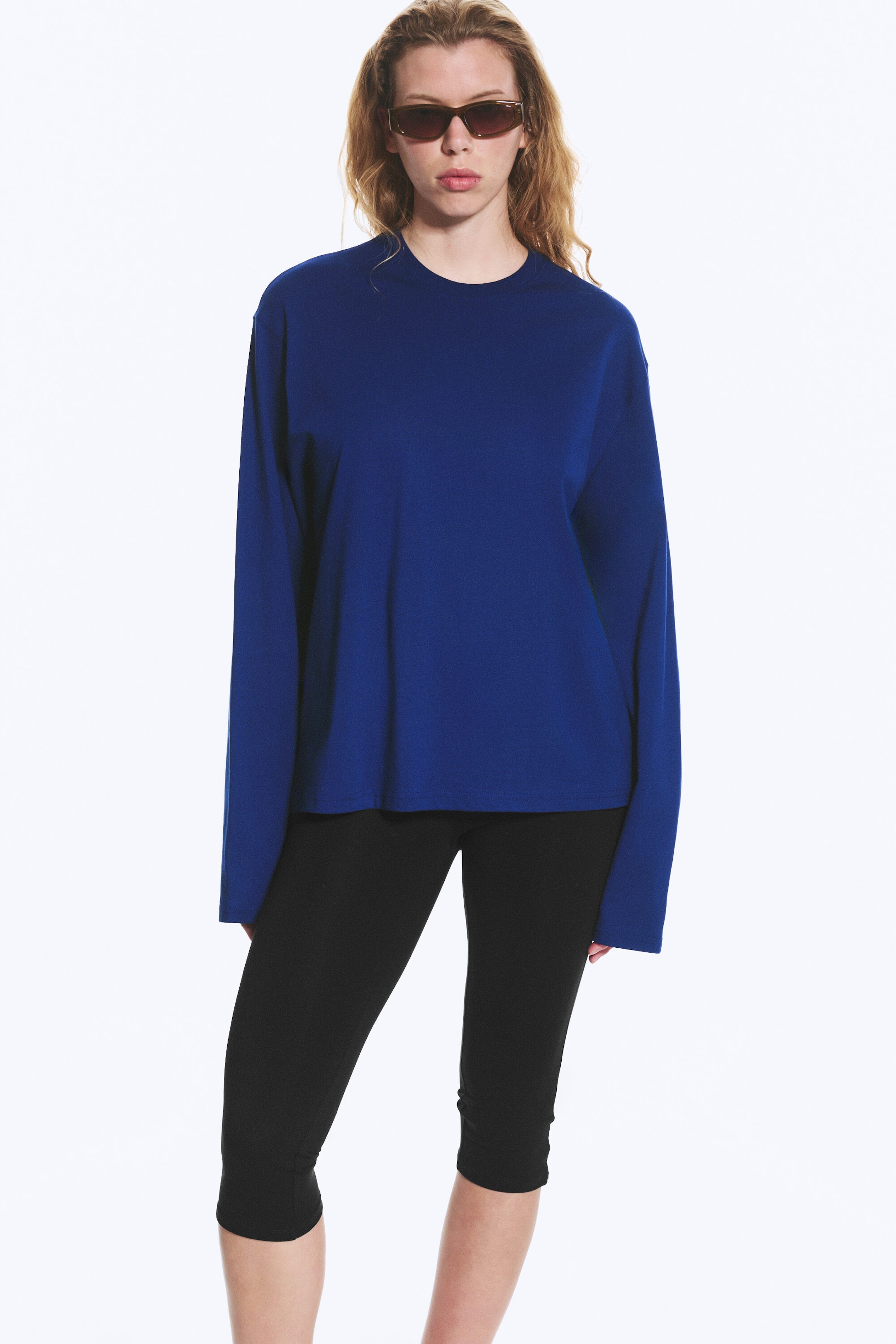 Bright Blue - Long-Sleeved Boxy Cotton T-shirt - 2