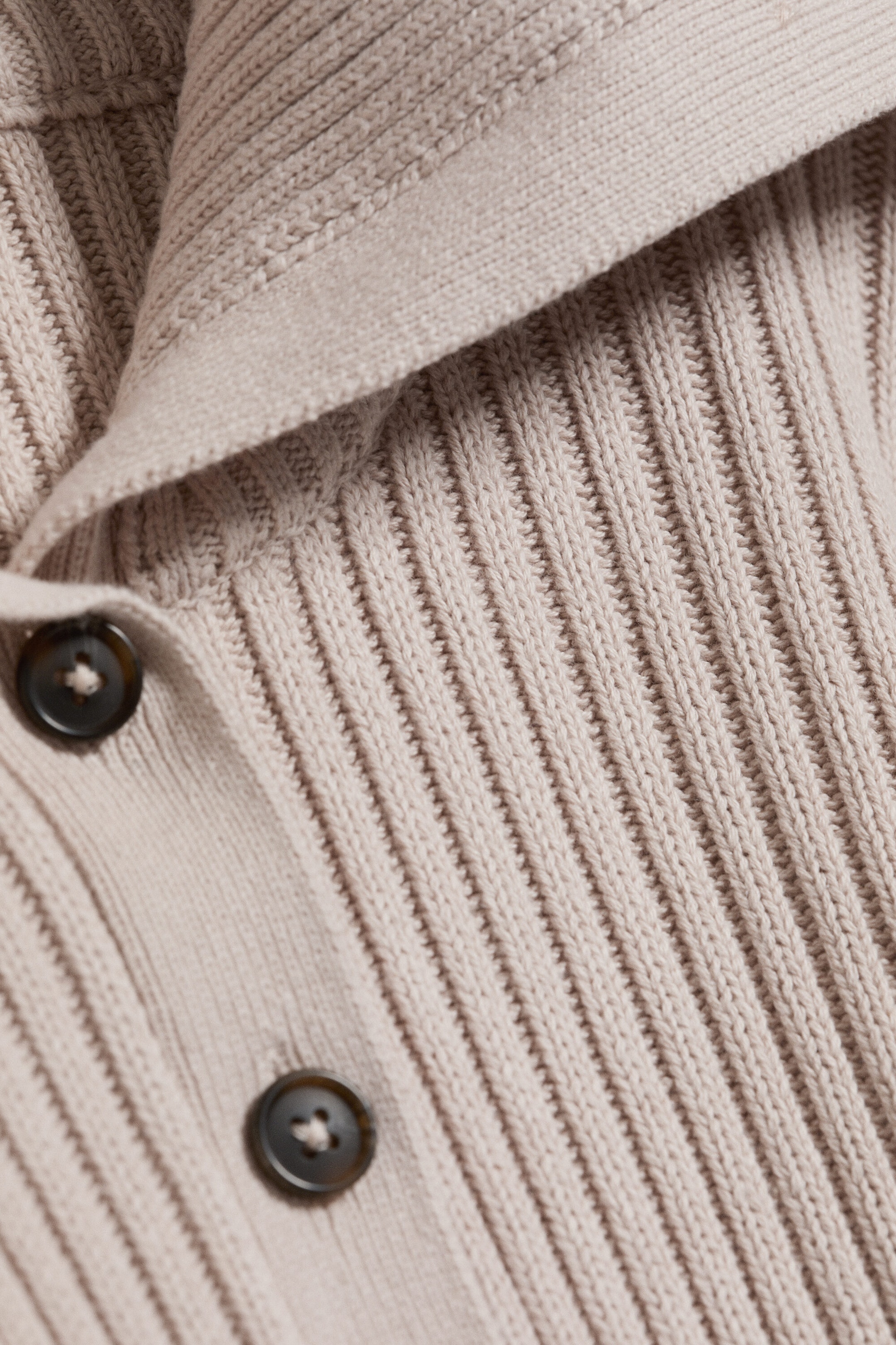 Gedecktes helles Taupe - Taillenbetonter Strick-Cardigan - 5