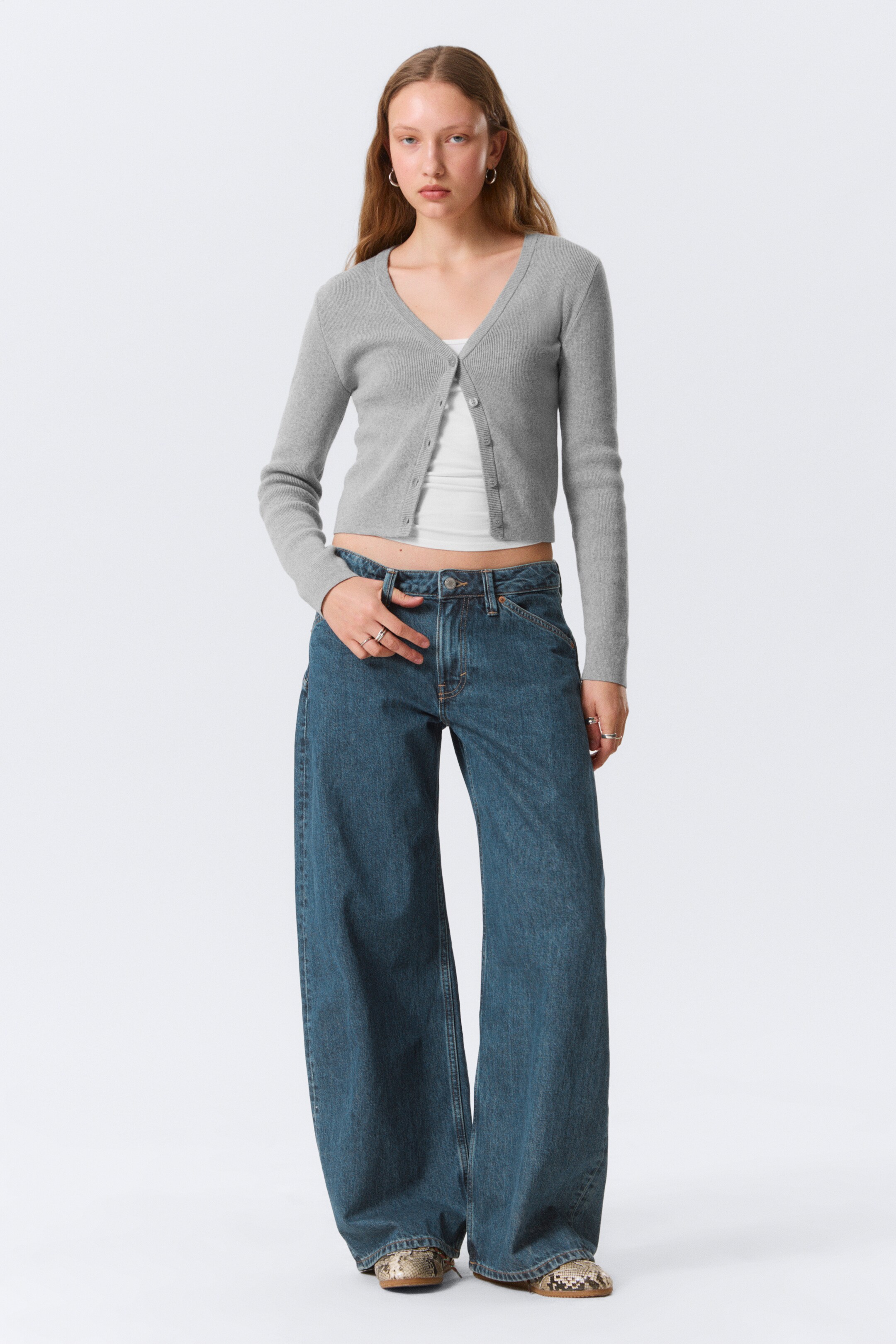 Größeres Bild ansehen: High Waisted Curved-Yoke Barrel Jeans - Blue Anthem - Mittelblau - Ladies | H&M DE 1