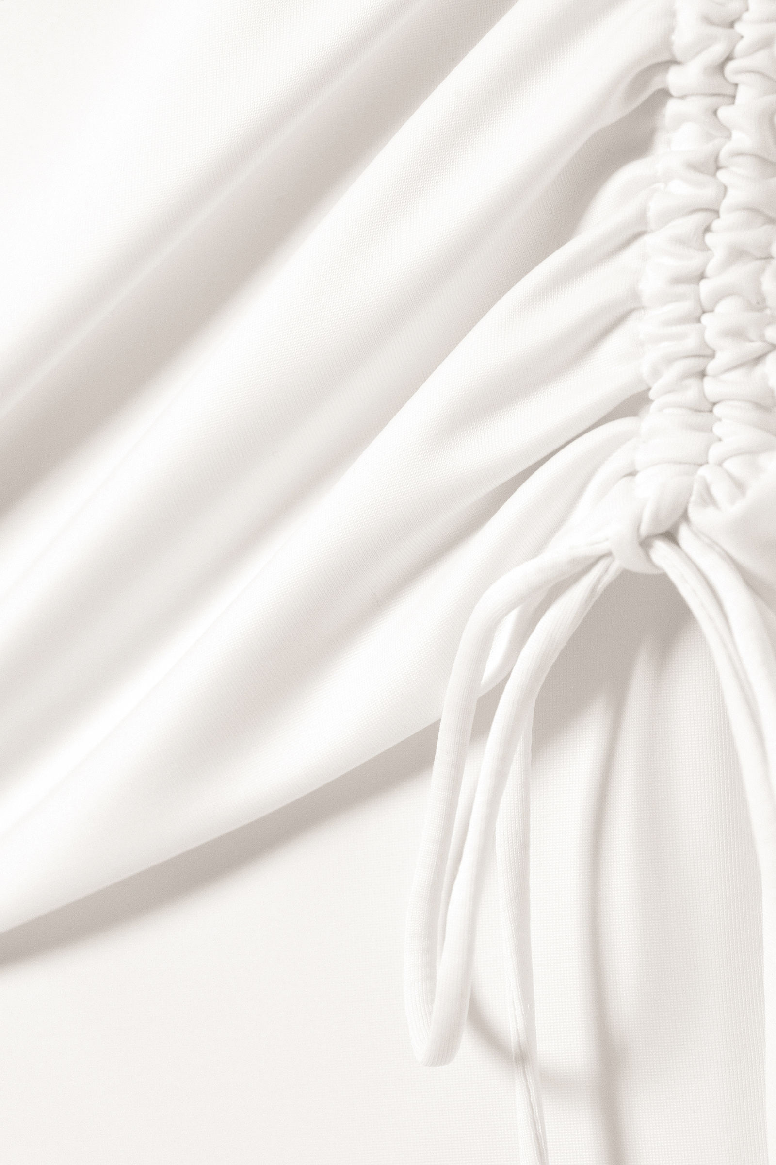 ruched low rise capri leggings - Off-white | Monki WW