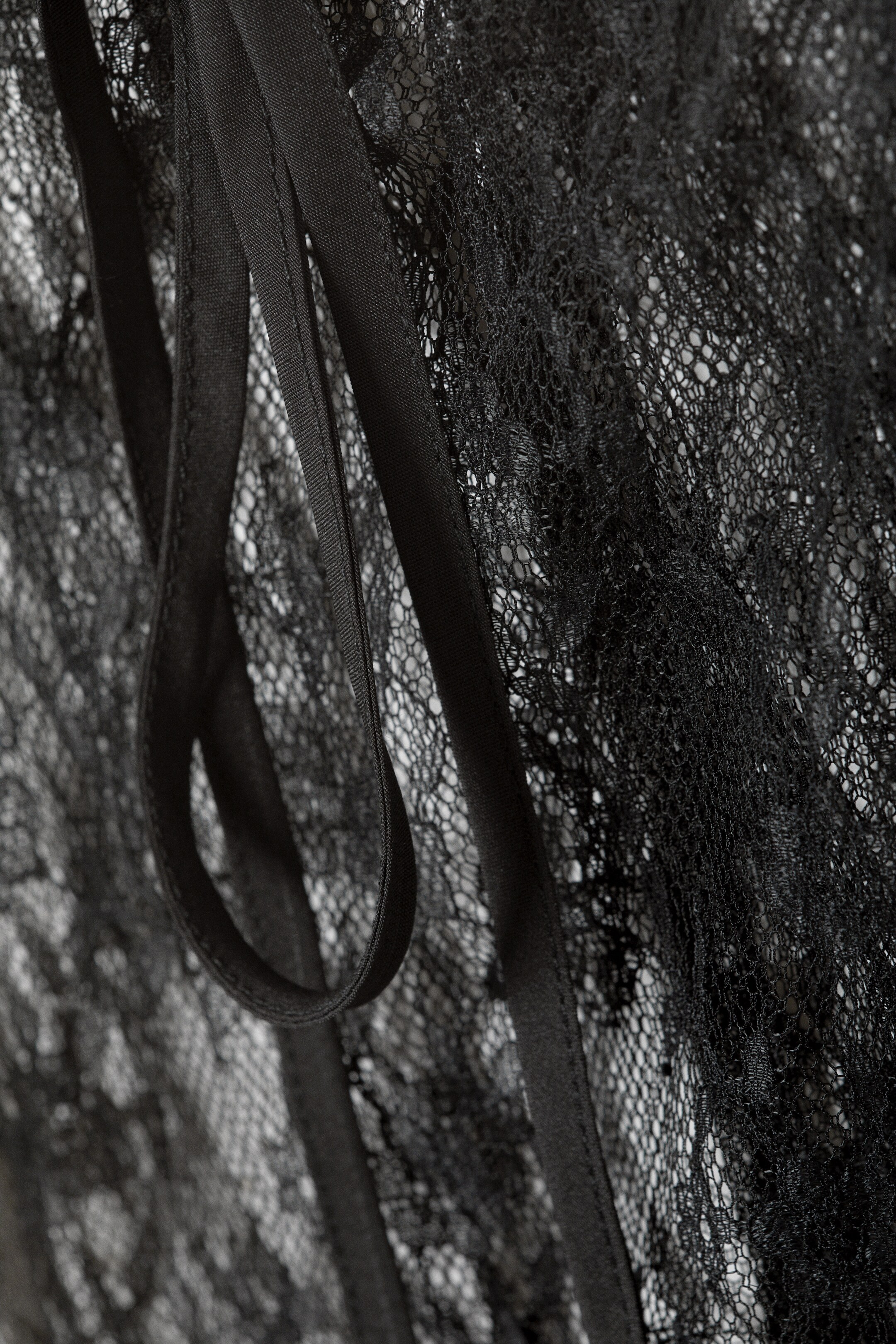 Προβολή μεγαλύτερης εικόνας: Δαντελένια Κρουαζέ Φούστα Midi - Μαύρο - Ladies | H&M GR 7