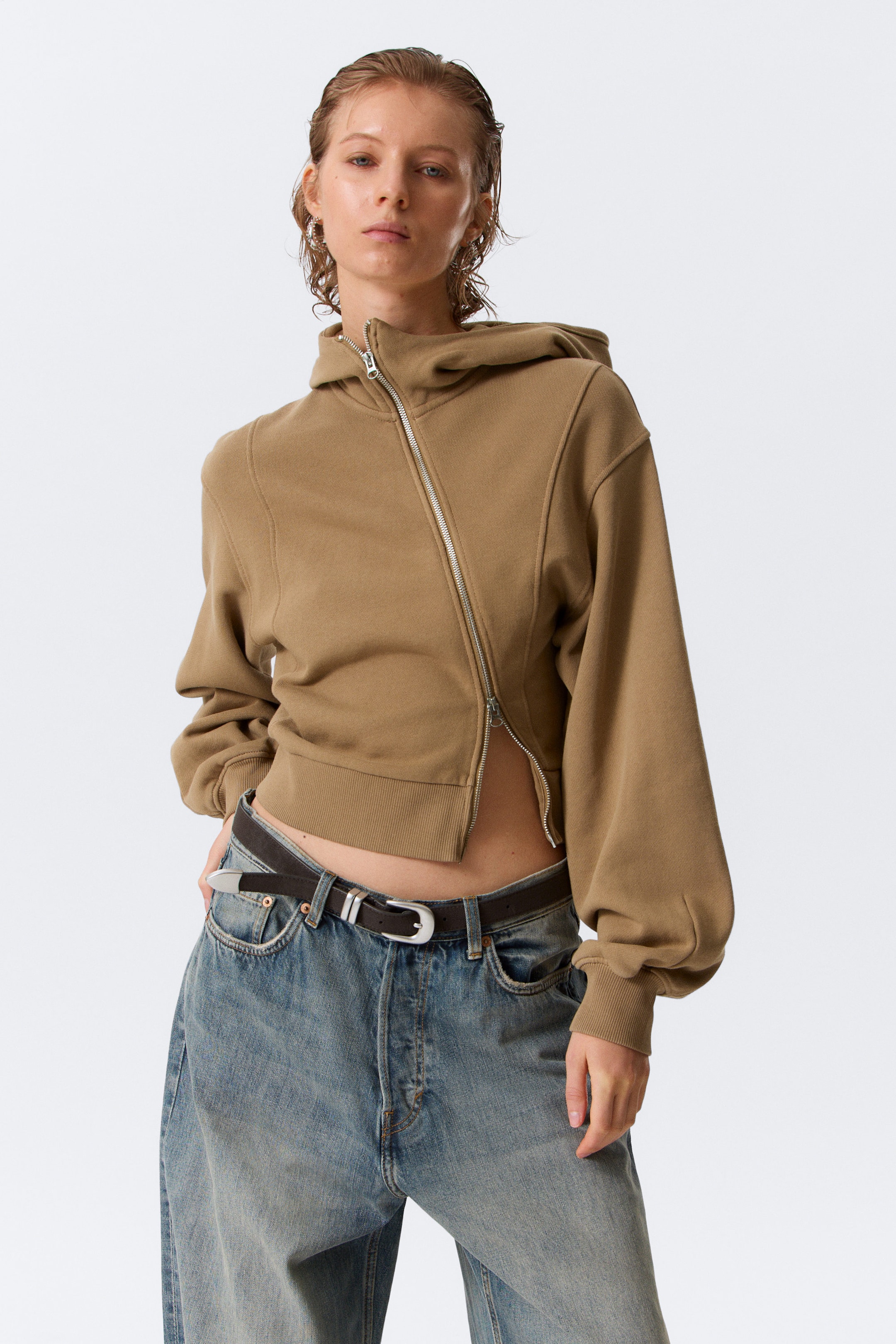 Gewaschenes Dunkelbeige - Cropped Hoodie mit asymmetrischem Reißverschluss - 2