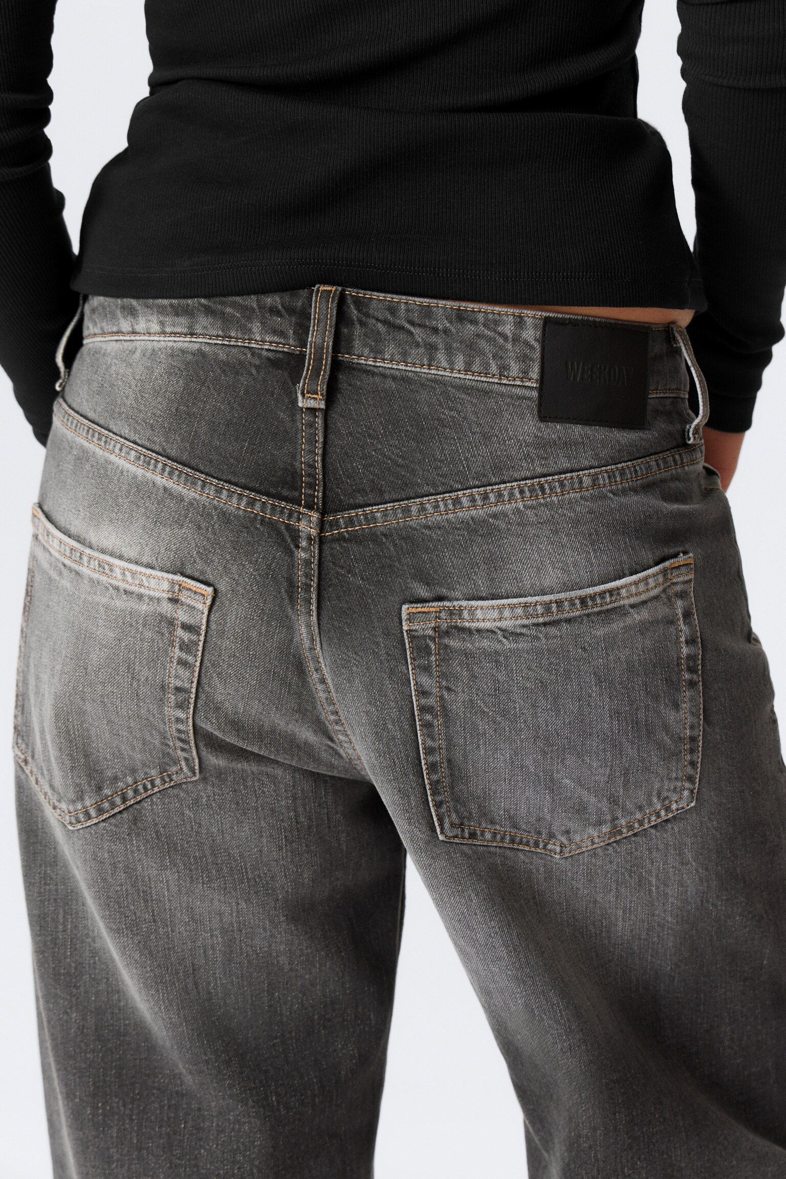 Dżinsy Missy Low Rise Loose Straight Leg - Dusky Black - Black/Blue Hymn - Medium Blue/Pandora Blue - Ciemnoniebieski/Blue Rinse - Ciemnoniebieski/Notus Blue - Jasnoniebieski/Tuned Black - Black/Mountain Blue - Medium Blue - 6