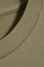 Dimmig Khakigrön - DRAPERAD FIGURNÄRA T-SHIRT - 4